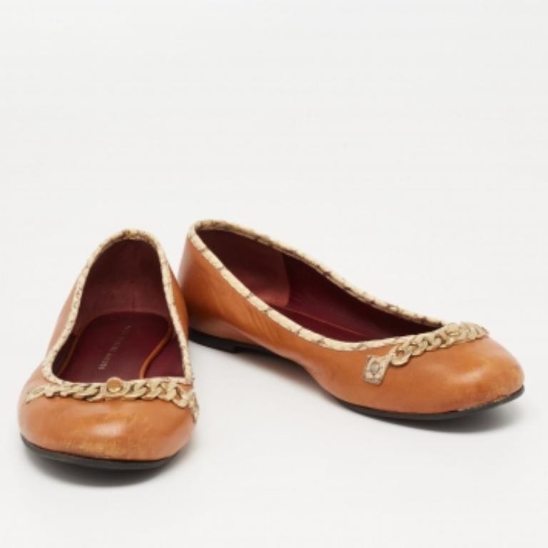 Marron Marc by Marc Jacobs - Ballerines en cuir brun clair avec chaîne, taille 38,5 en vente