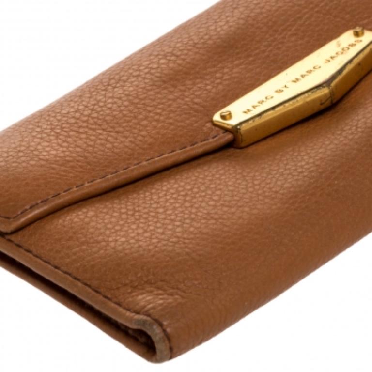 Marc by Marc Jacobs Tan Soft Leather Flap Trifold Continental Wallet For Sale 2