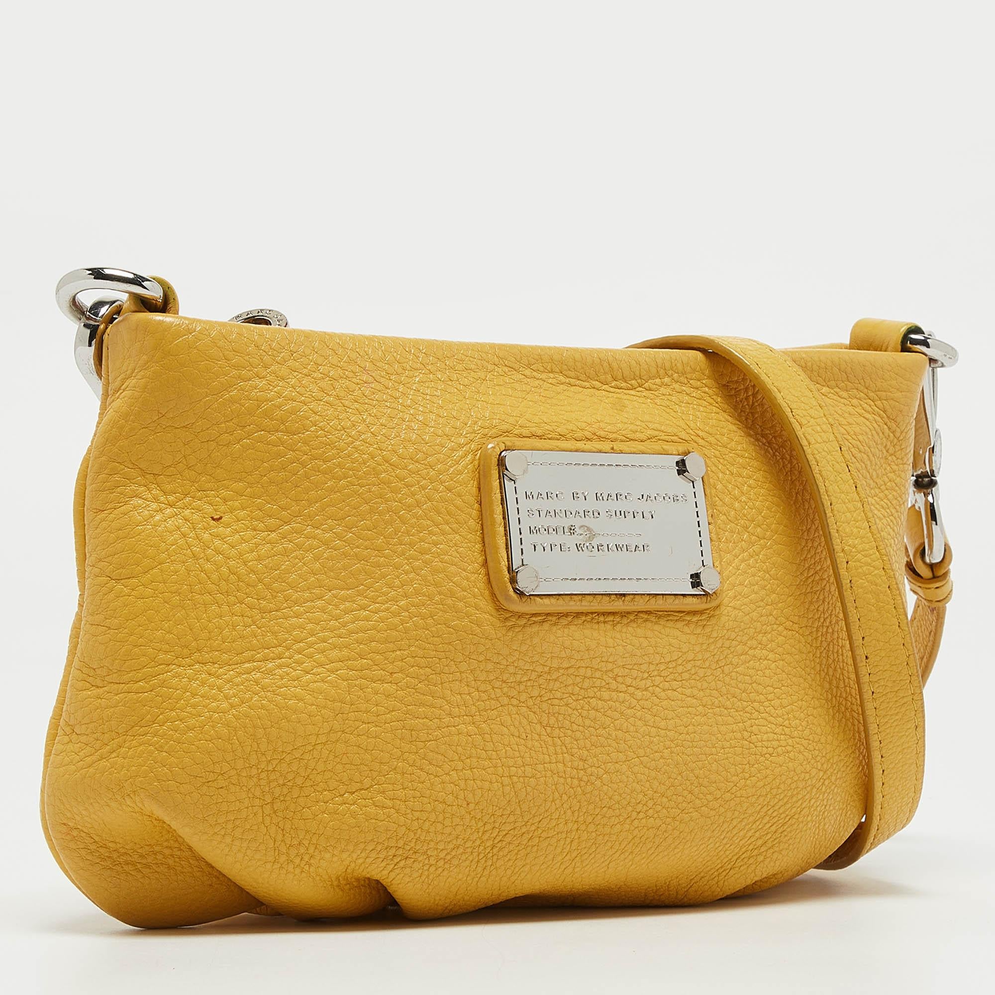 Marc by Marc Jacobs Yellow Leather Classic Q Percy Crossbody Bag In Good Condition For Sale In Dubai, Al Qouz 2
