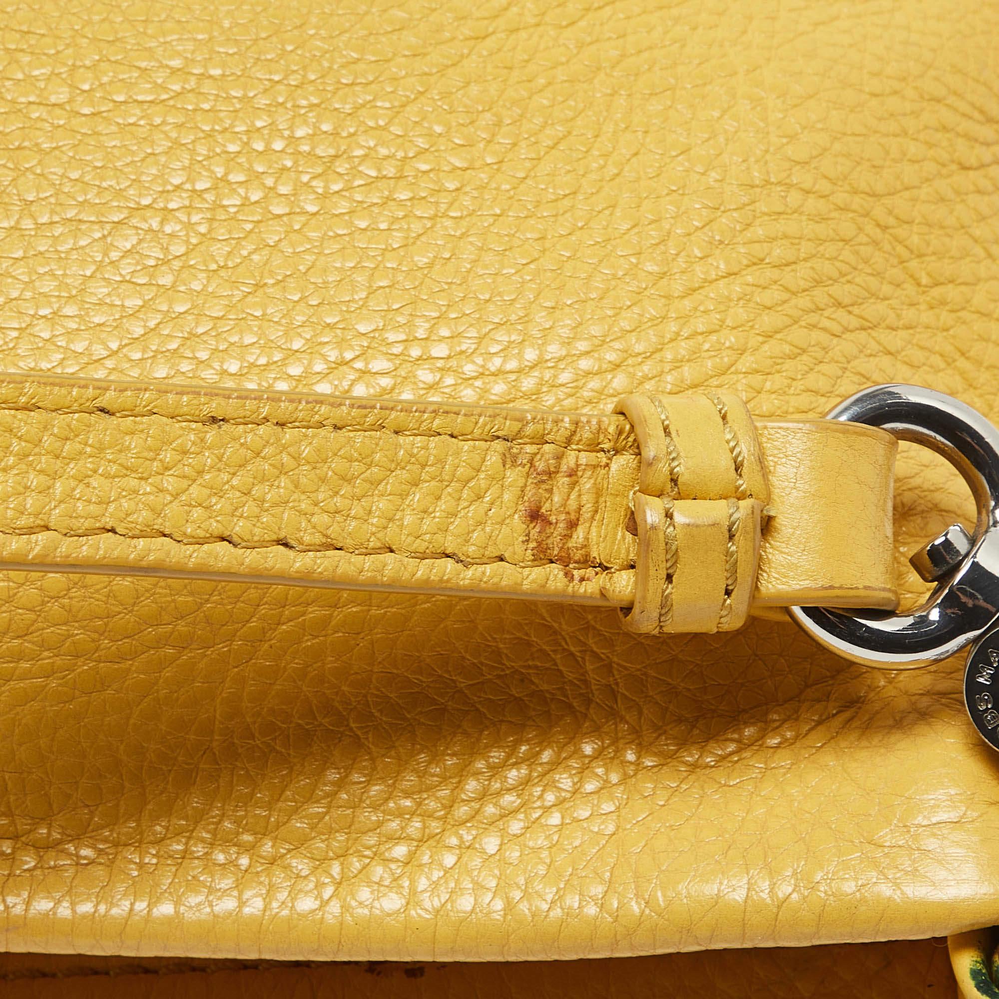 Marc by Marc Jacobs Yellow Leather Classic Q Percy Crossbody Bag For Sale 5