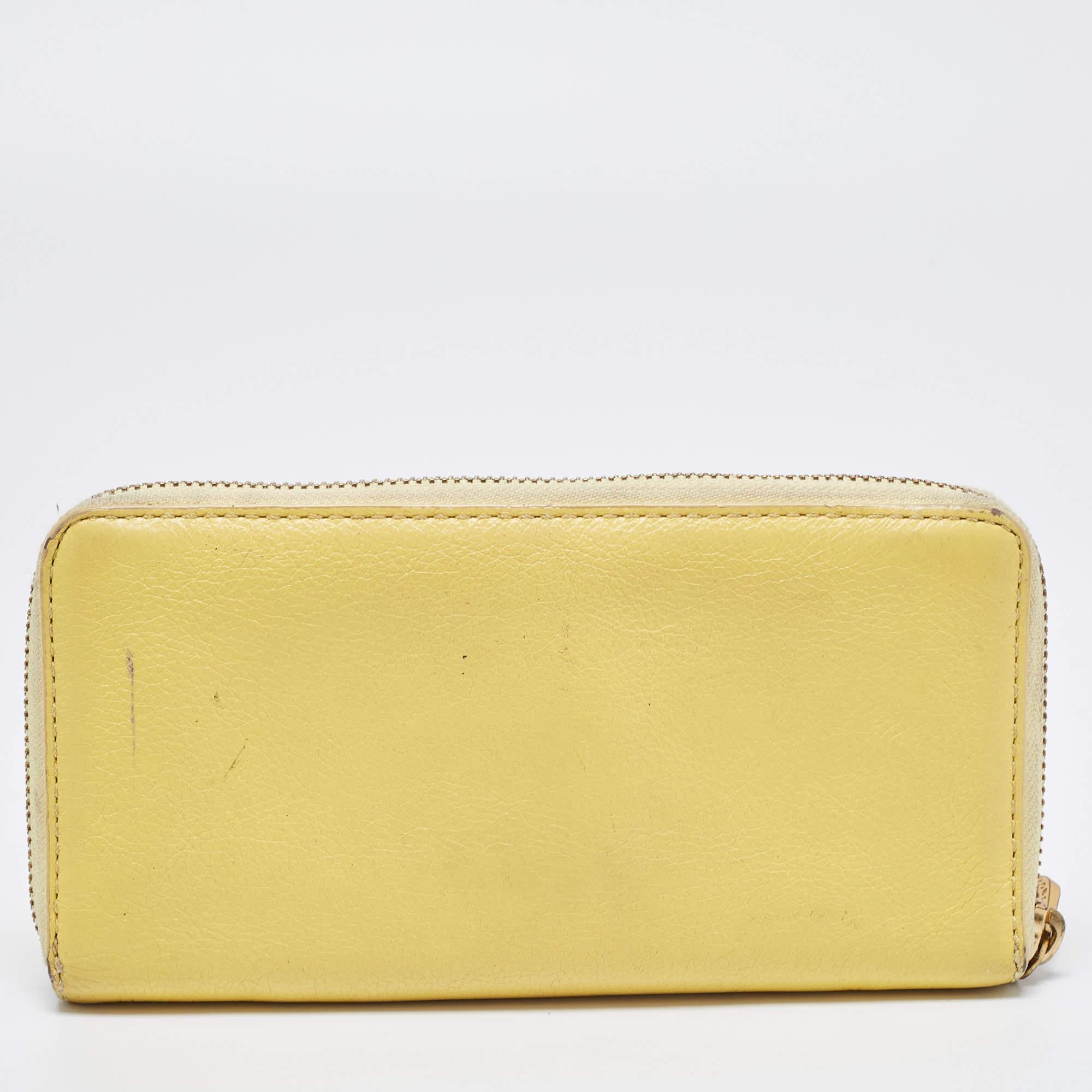 Marc by Marc Jacobs Yellow Leather Classic Q Zip Around Wallet For Sale 1