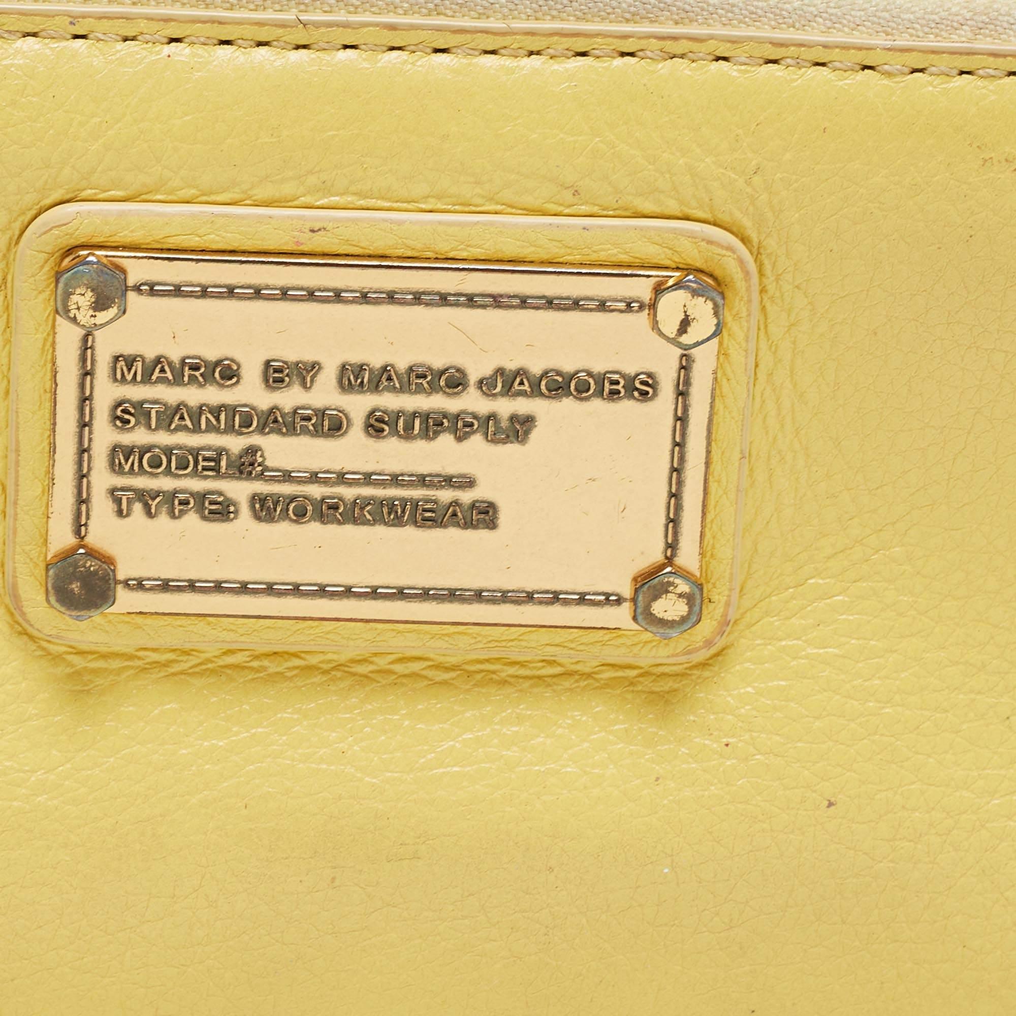 Marc by Marc Jacobs Yellow Leather Classic Q Zip Around Wallet For Sale 2