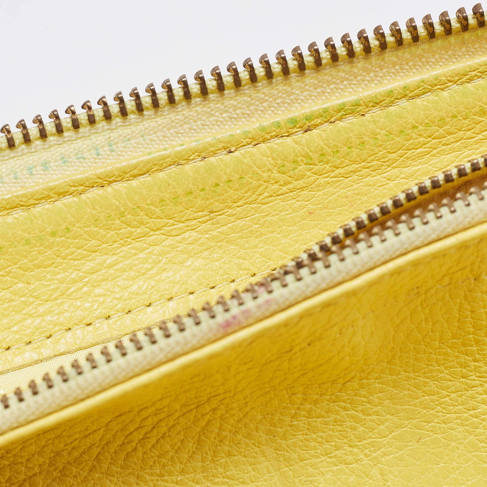 Marc by Marc Jacobs Yellow Leather Classic Q Zip Around Wallet For Sale 4