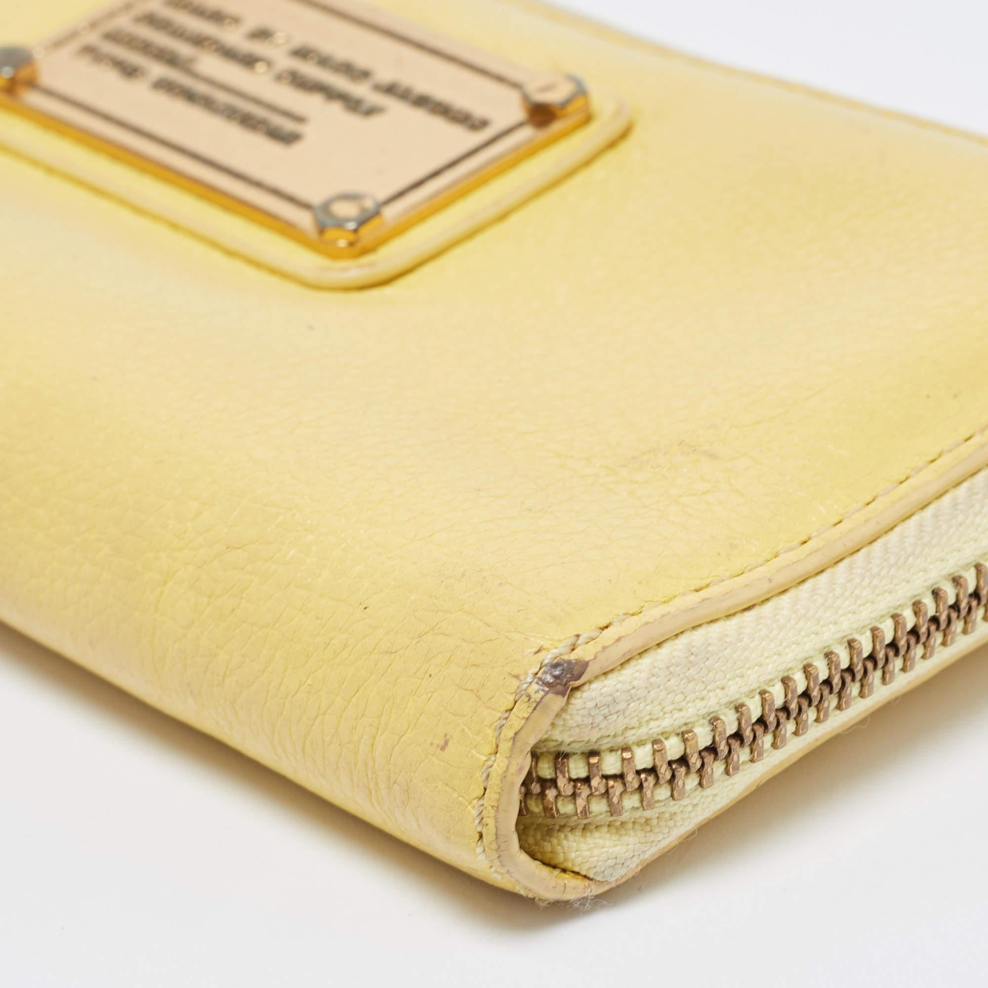 Marc by Marc Jacobs Yellow Leather Classic Q Zip Around Wallet For Sale 5