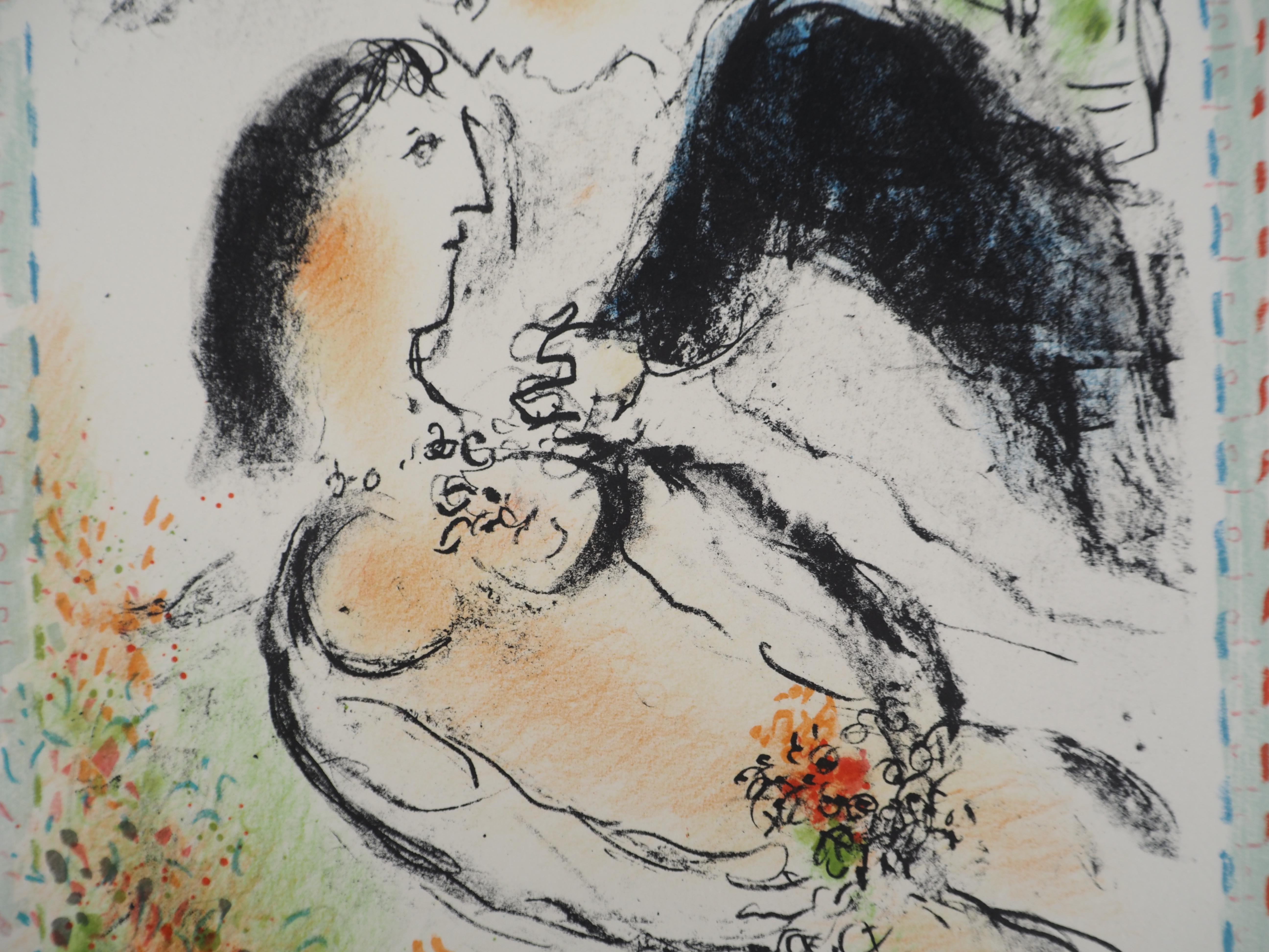 Lovers with a Bouquet of Flowers - Original lithograph HANDIGNED (Mourlot #1037) For Sale 2