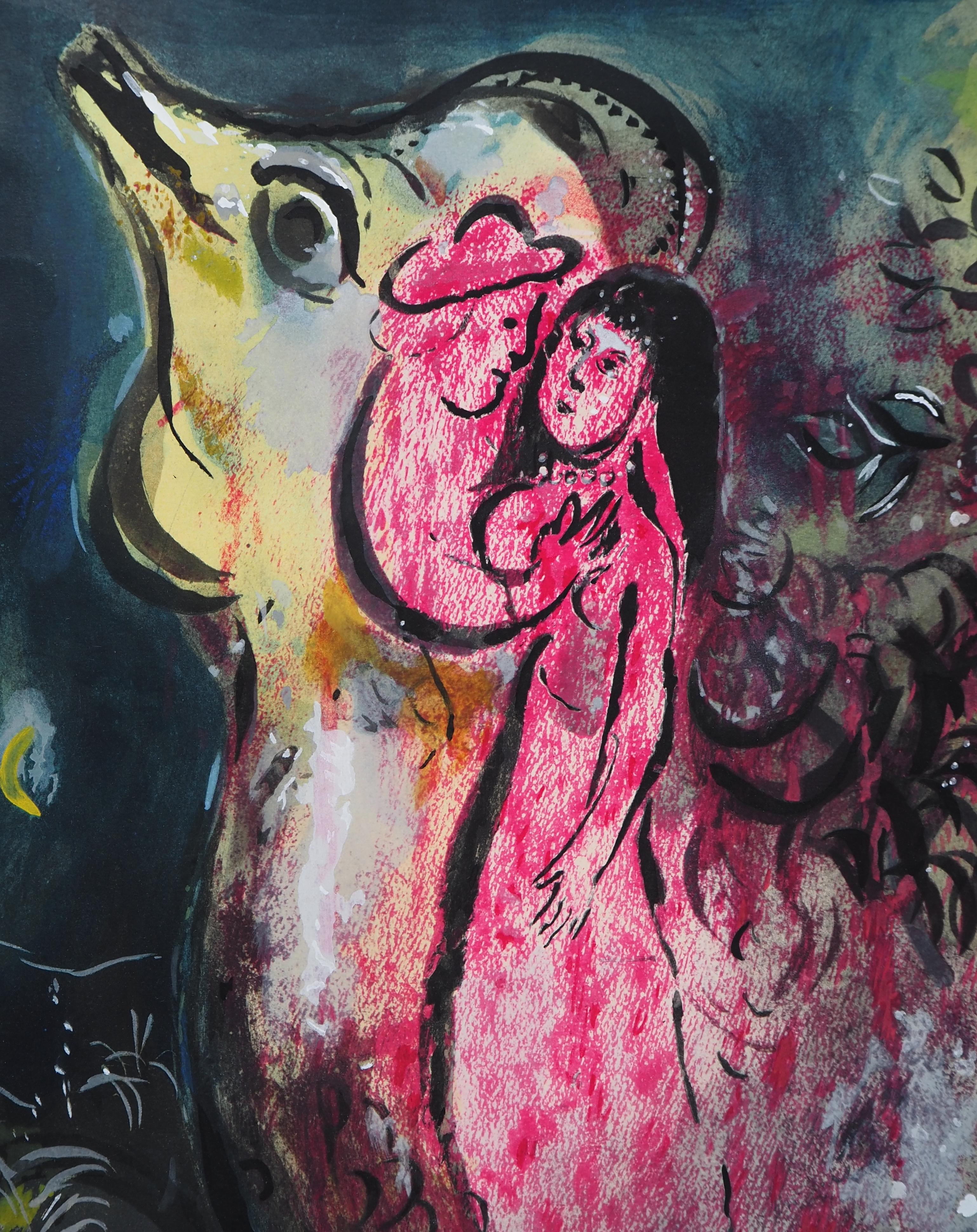 Lovers with a Rooster - Lithographie, nummeriert / 500 (Beige), Figurative Print, von Marc Chagall