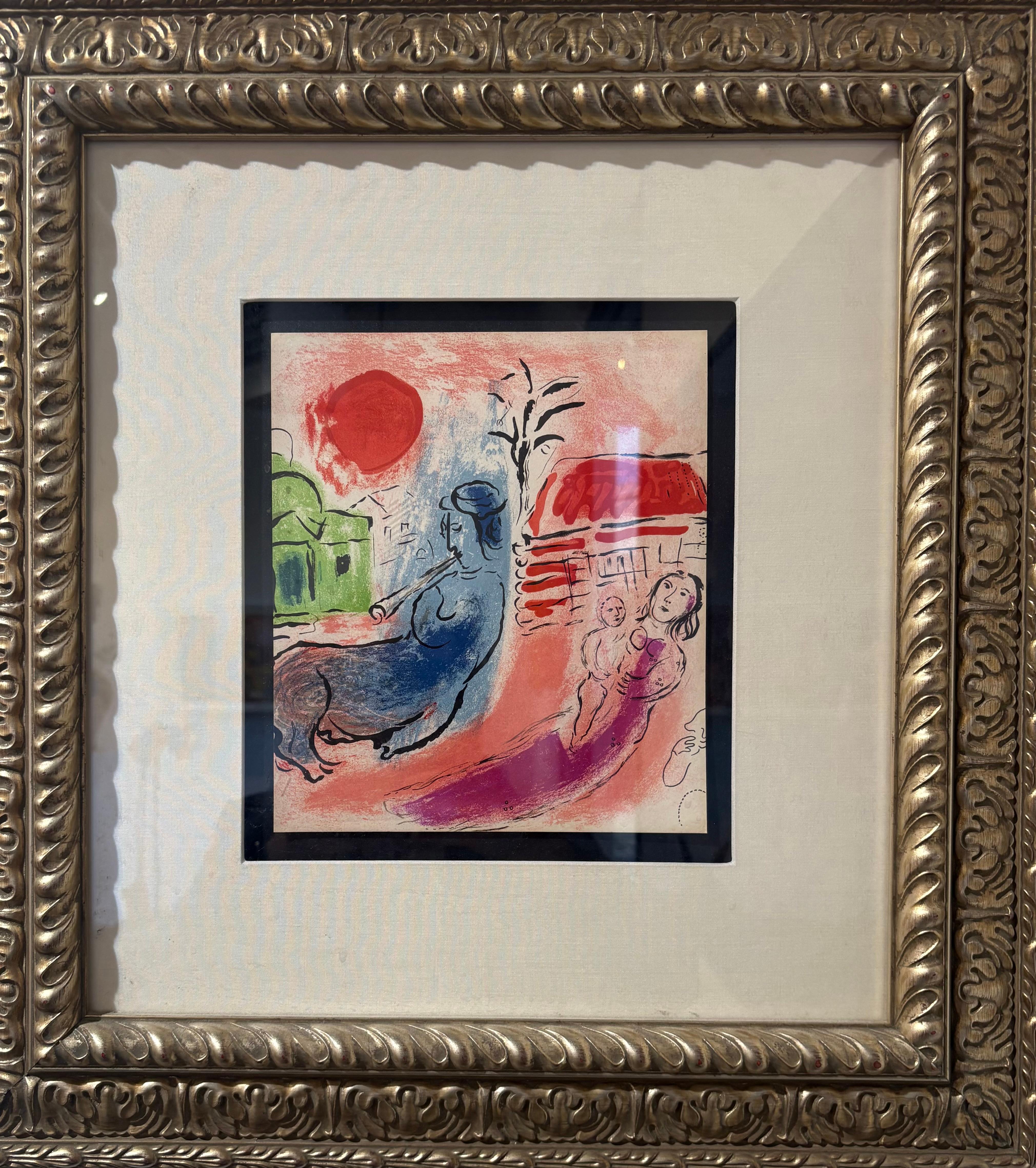 « Maternité avec centaure (M.195) » est une lithographie sur papier Arches réalisée par Marc Chagall. Imprimée à Paris par les célèbres maîtres imprimeurs de l'Atelier Mourlot Frères, elle a été publiée par les Éditions Maeght dans le cadre de