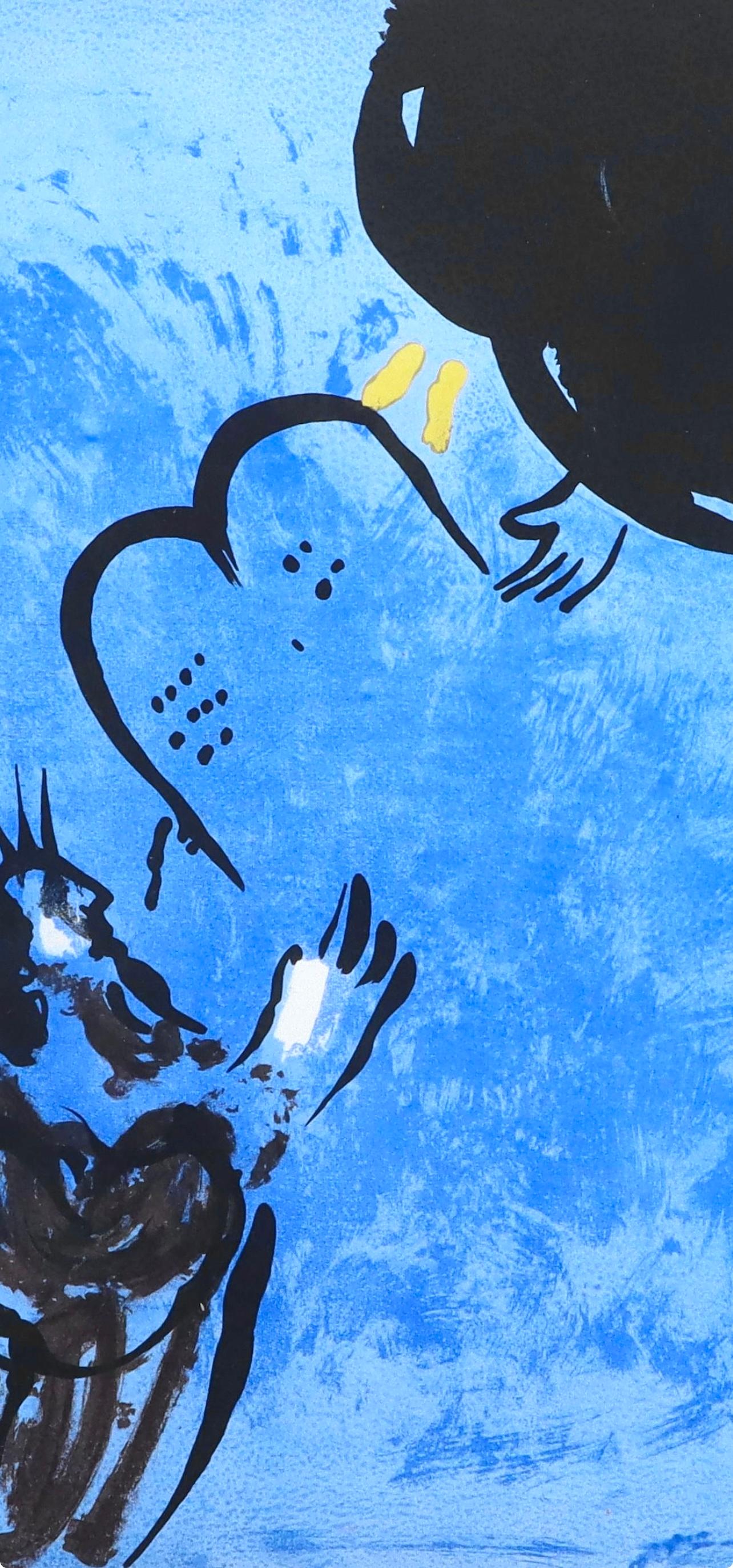 Moïse recibe las Tablas de la Ley (Mourlot 117-46; Cramer 25) - Figurative Print Azul de Marc Chagall
