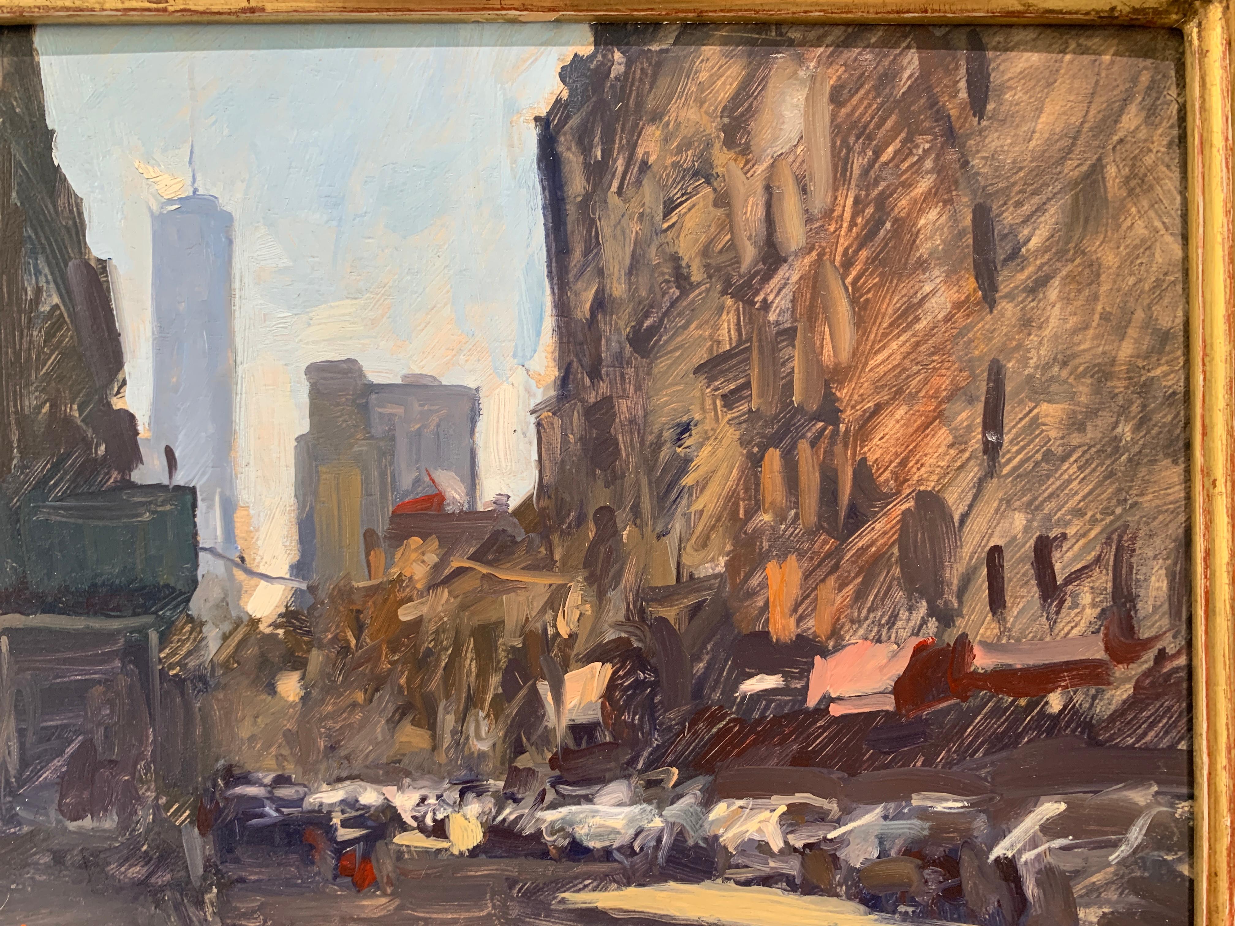 Ein Ölgemälde, gemalt en plein air in SOHO, NYC. Das Gemälde zeigt eine von Autos gesäumte Straße. In der Ferne ist der Freedom Tower zu sehen. Das Gemälde ist in einem handgefertigten italienischen Rahmen, schwarz mit Goldverzierung,