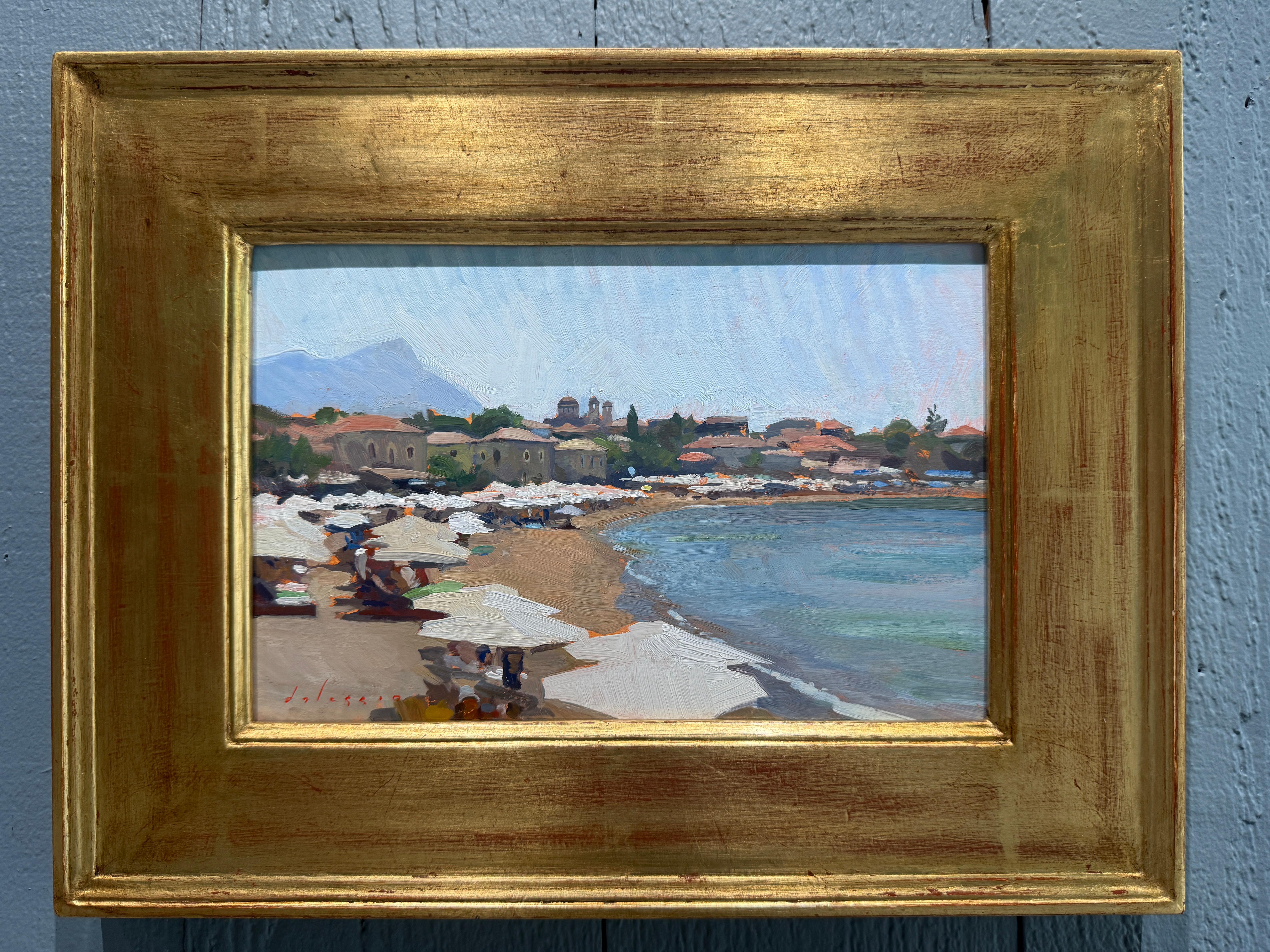 « La plage de Stoupa », peinture à l'huile, parapluies blanches en Grèce, mer méditerranéenne - Impressionnisme américain Painting par Marc Dalessio