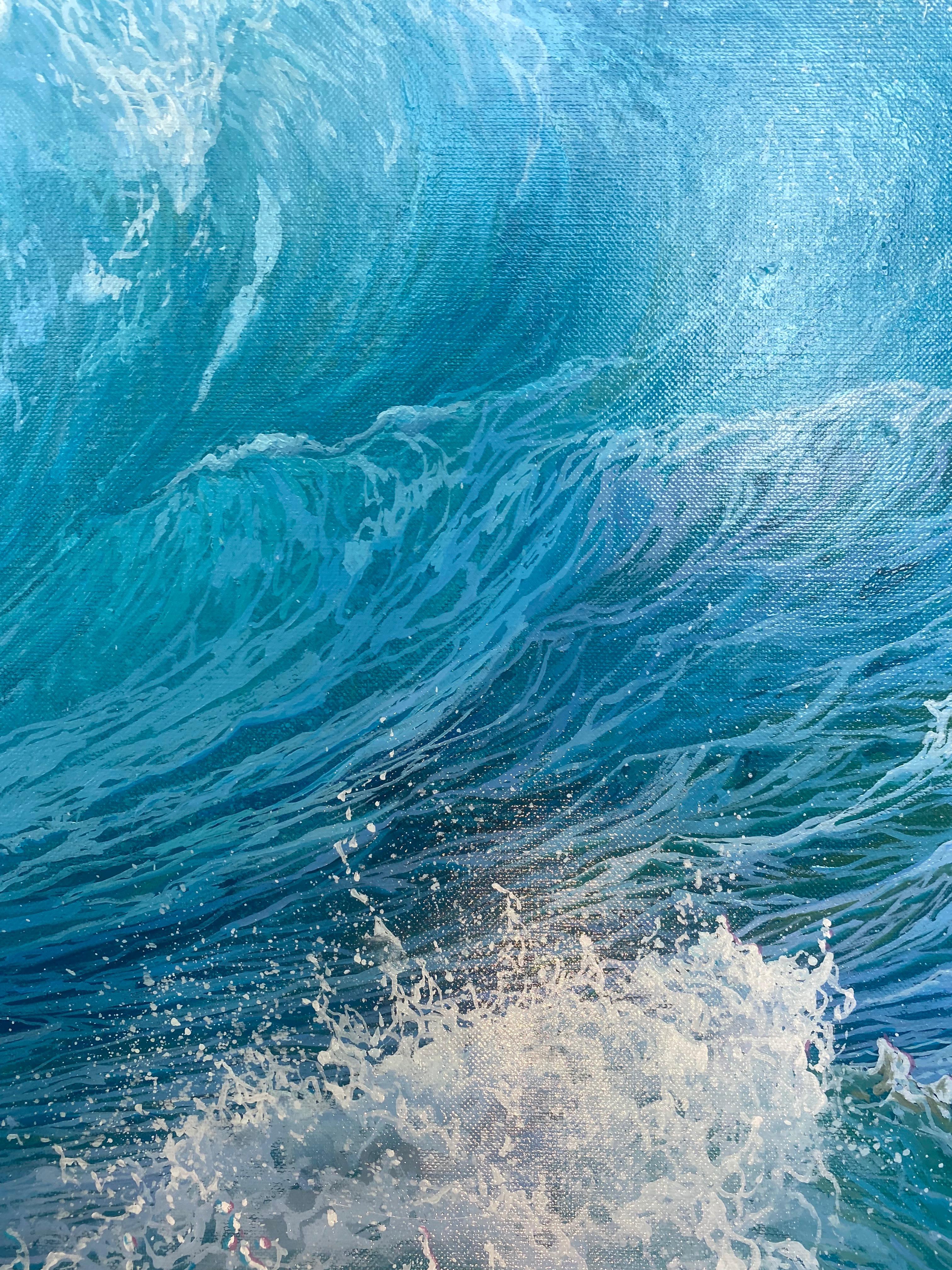 « Roaring seas », peinture contemporaine puissante de paysage marin bleu d'une vague qui s'effondre - Gris Landscape Painting par Marc Esteve