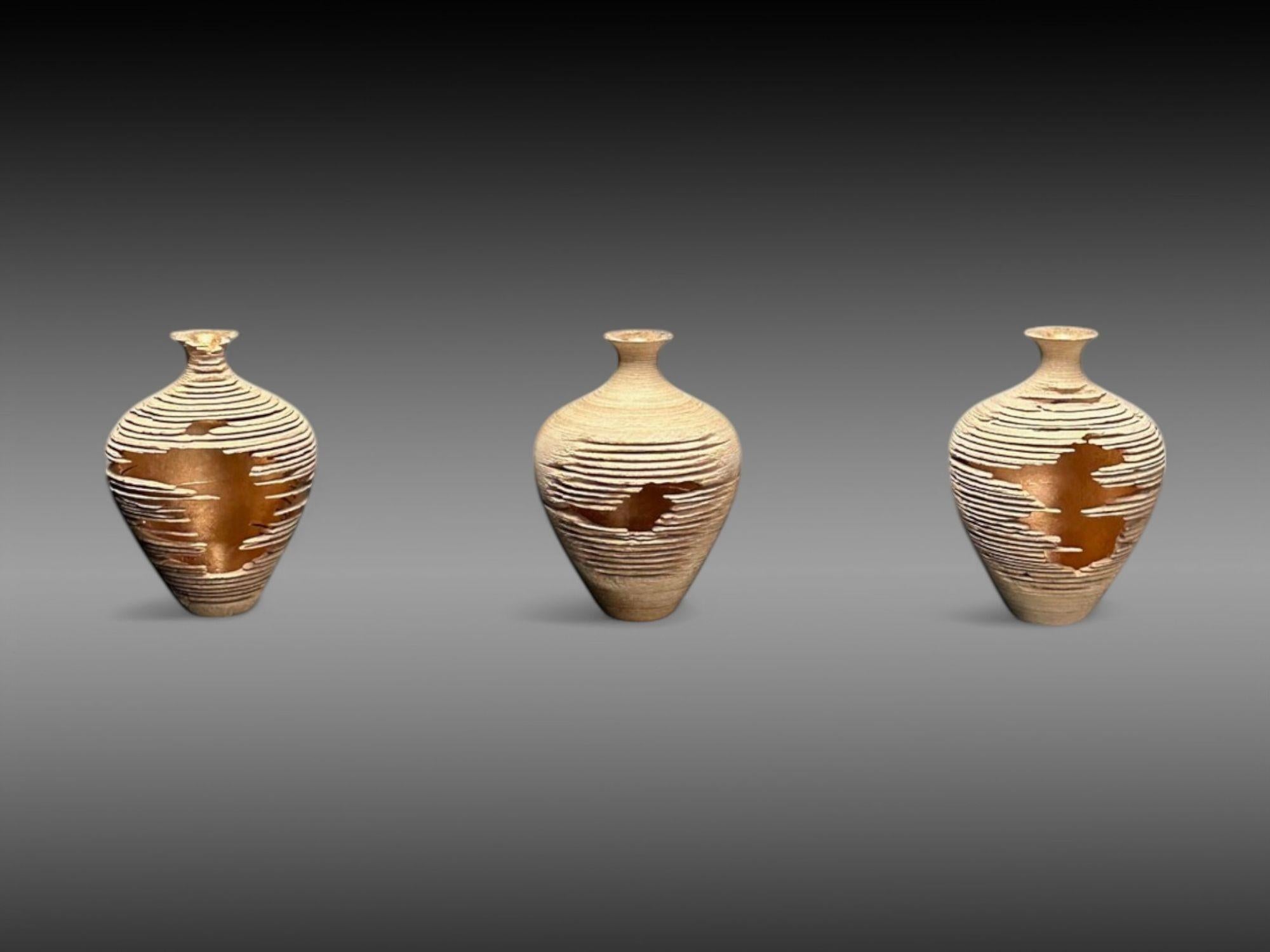 Marc Fish, Contemporaneo, Frassino, Foglia d'oro rosa, Tre vasi trittici, Regno Unito, 21° sec. in vendita 1