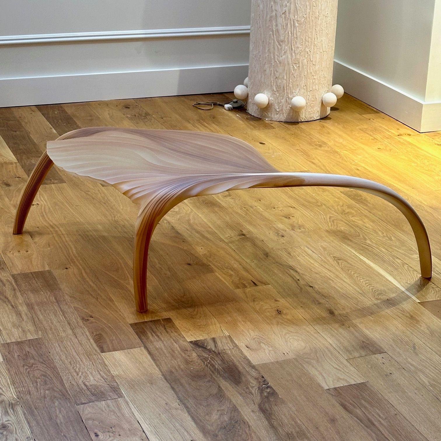 Marc Fish, Zeitgenössischer, organisch-moderner, skulpturaler Couchtisch oder niedriger Tisch, Harz, Sycamore, 2022

Einzigartiger und einzigartiger Couchtisch des weltbekannten britischen Holzarbeiters Marc Fish. Dieses Exemplar ist Auflage 1 von 7