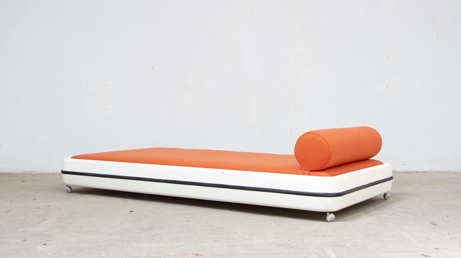 Marc Held Daybed for Prisunic, 1966 en Excelente estado para la venta en LYON, FR