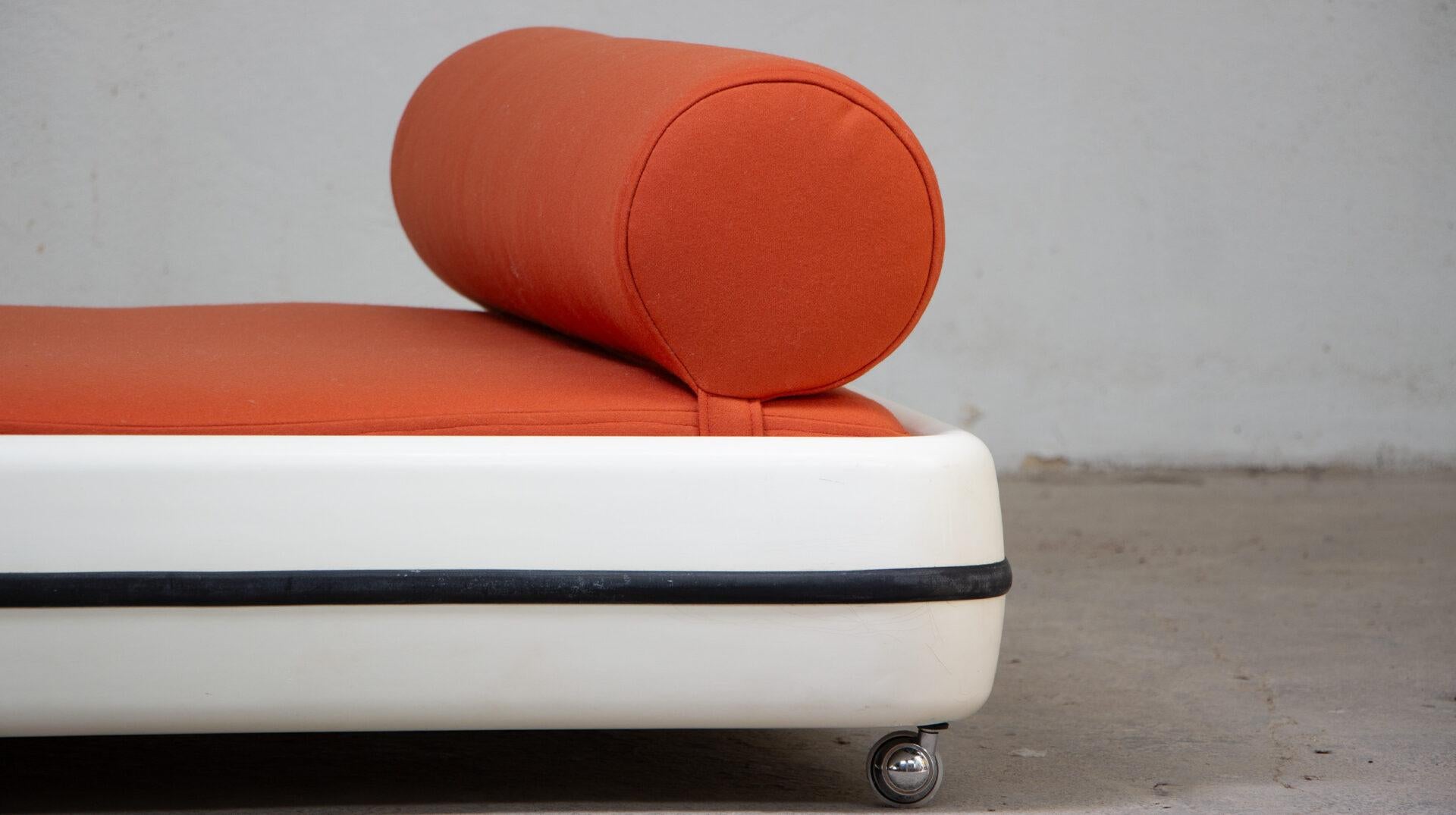 Marc Held Daybed for Prisunic, 1966 siglo XX en venta