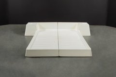 Marc Held para Prisunic Cama de fibra de vidrio moldeada, c. 1966