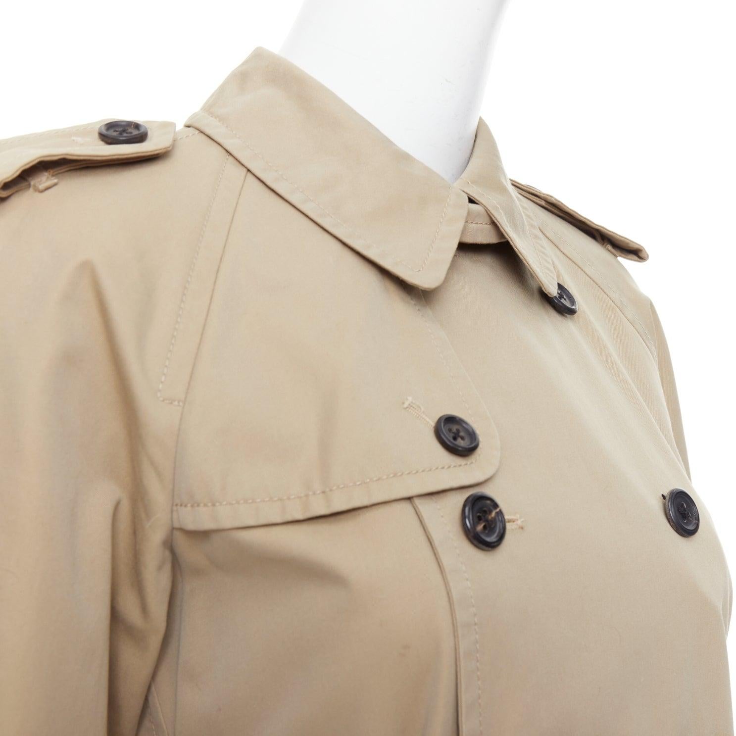 MARC JACOBS beige Baumwolle schwarz Horn Knöpfe Trenchcoat US2 S
Referenz: VACN/A00079
Marke: Marc Jacobs
MATERIAL: Baumwolle
Farbe: Beige, Schwarz
Muster: Solide
Verschluss: Knopf
Hergestellt in: Vereinigte Staaten

ZUSTAND:
Zustand: Ausgezeichnet,