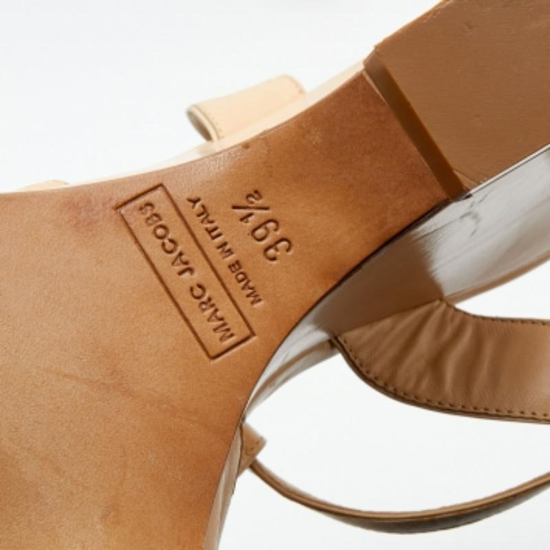 Marc Jacobs Beige Leder-Sandalen mit Knöchelriemen und Keil Größe 39,5 im Angebot 4