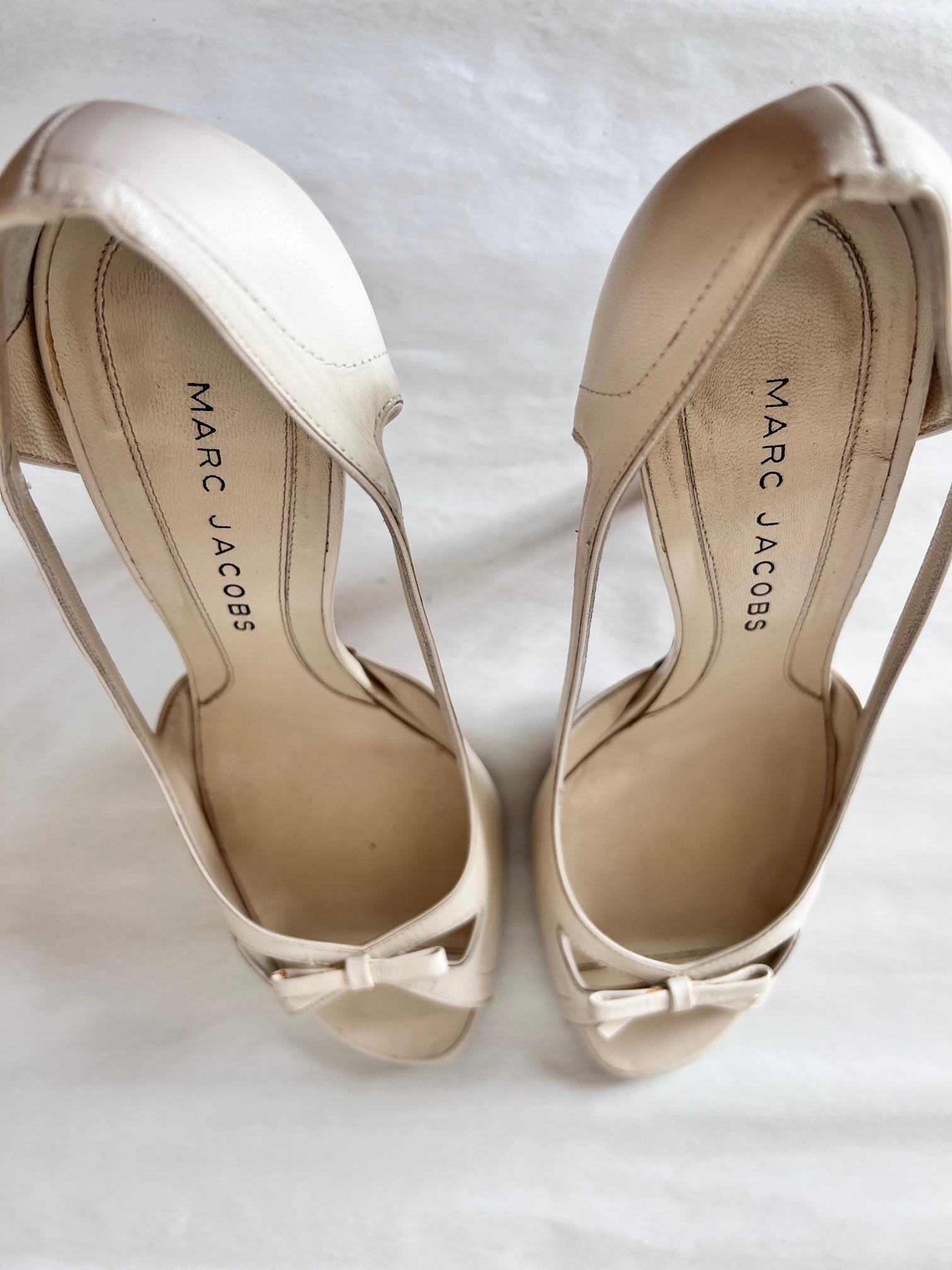Marc Jacobs Beige leather cocktail open toe shoes with ribbon For Sale 3