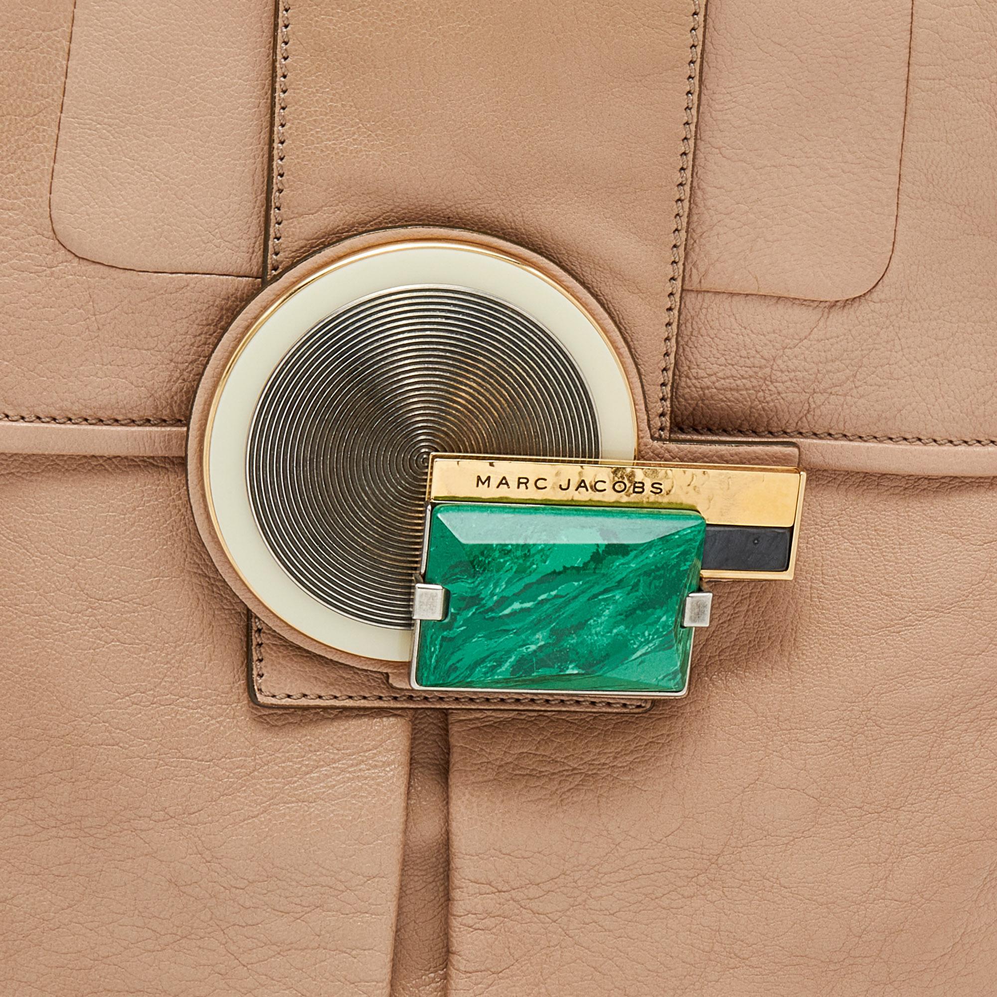 Marc Jacobs Beige Leather Stone Embellished Shoulder Bag In Good Condition In Dubai, Al Qouz 2