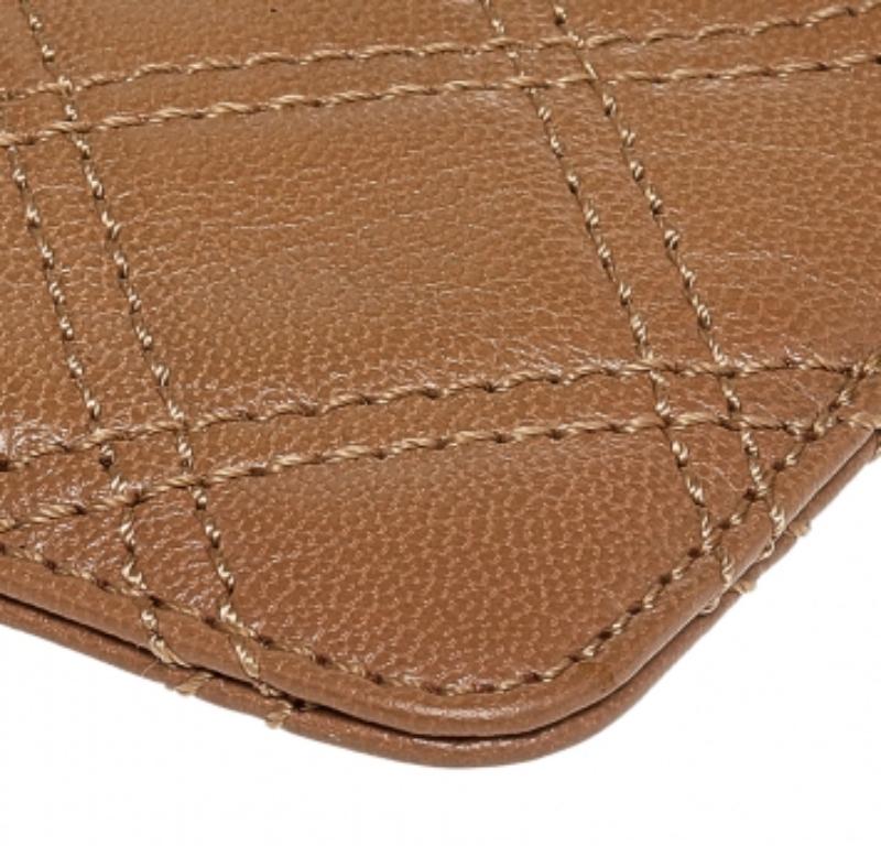 Marc Jacobs Beige Quilted Leather Wallet In Good Condition In Dubai, Al Qouz 2