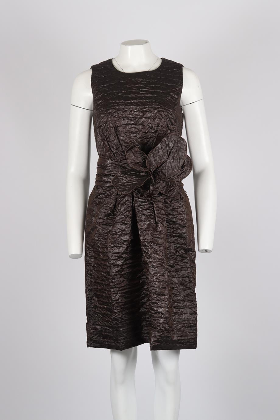 Marc Jacobs Belted Silk Lame Dress. Brown. Sleeveless. Crewneck. Zip fastening - Back. 74% Silk , 26% polyamide; lining: 100% silk. US 6 (UK 10, FR 38, IT 42). Bust: 35 in. Waist: 30 in. Hips: 47 in. Length: 39 in. Condition: Used. Very good