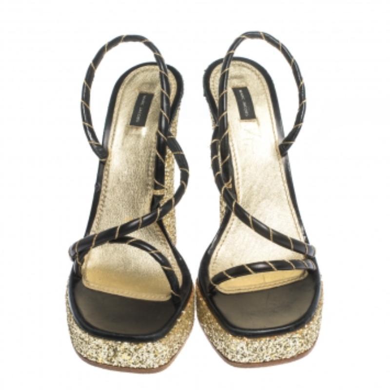 Marc Jacobs Black/Gold Leather Glitter Fabric Slingback Platform Sandals Size 40 (Sandales à semelles compensées en cuir et paillettes) État moyen - En vente à Dubai, Al Qouz 2