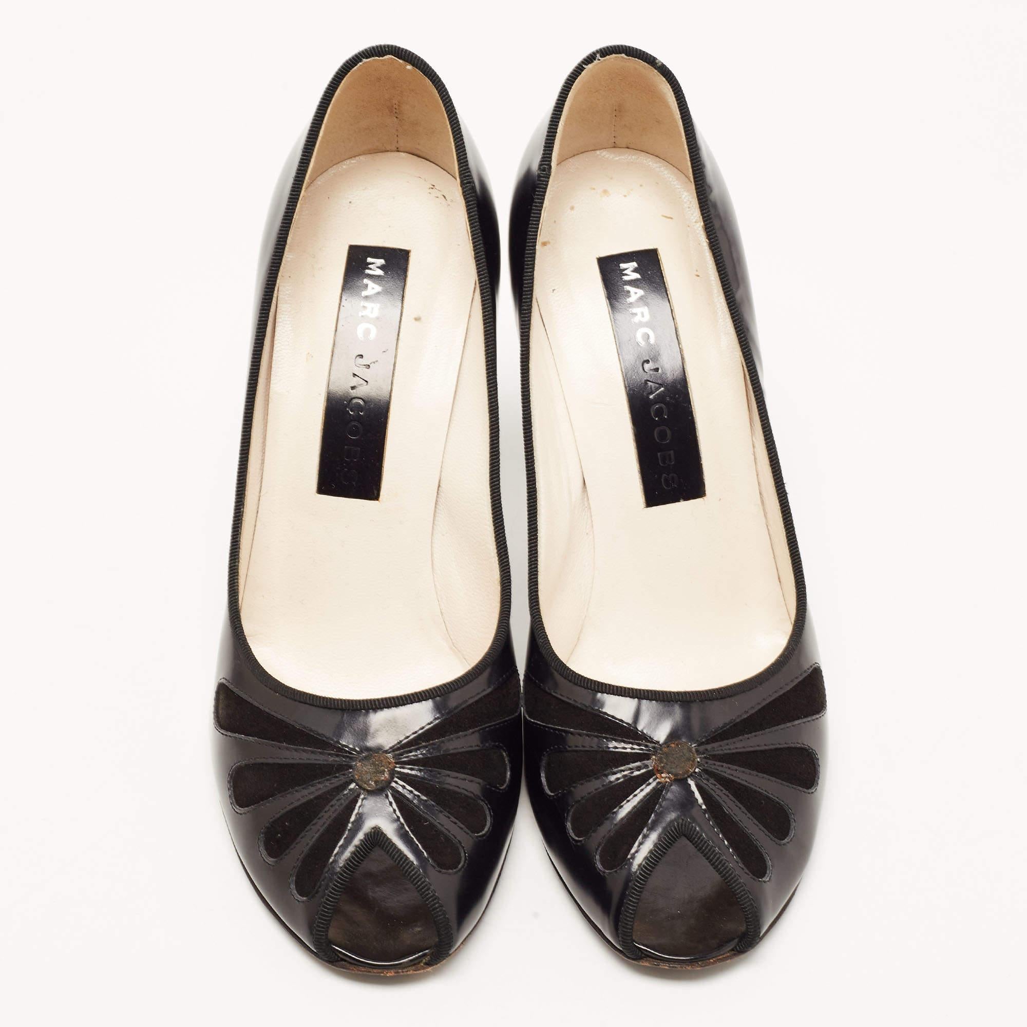 Marc Jacobs Black Leather and Suede Peep Toe Pumps Size 36.5 In Good Condition For Sale In Dubai, Al Qouz 2