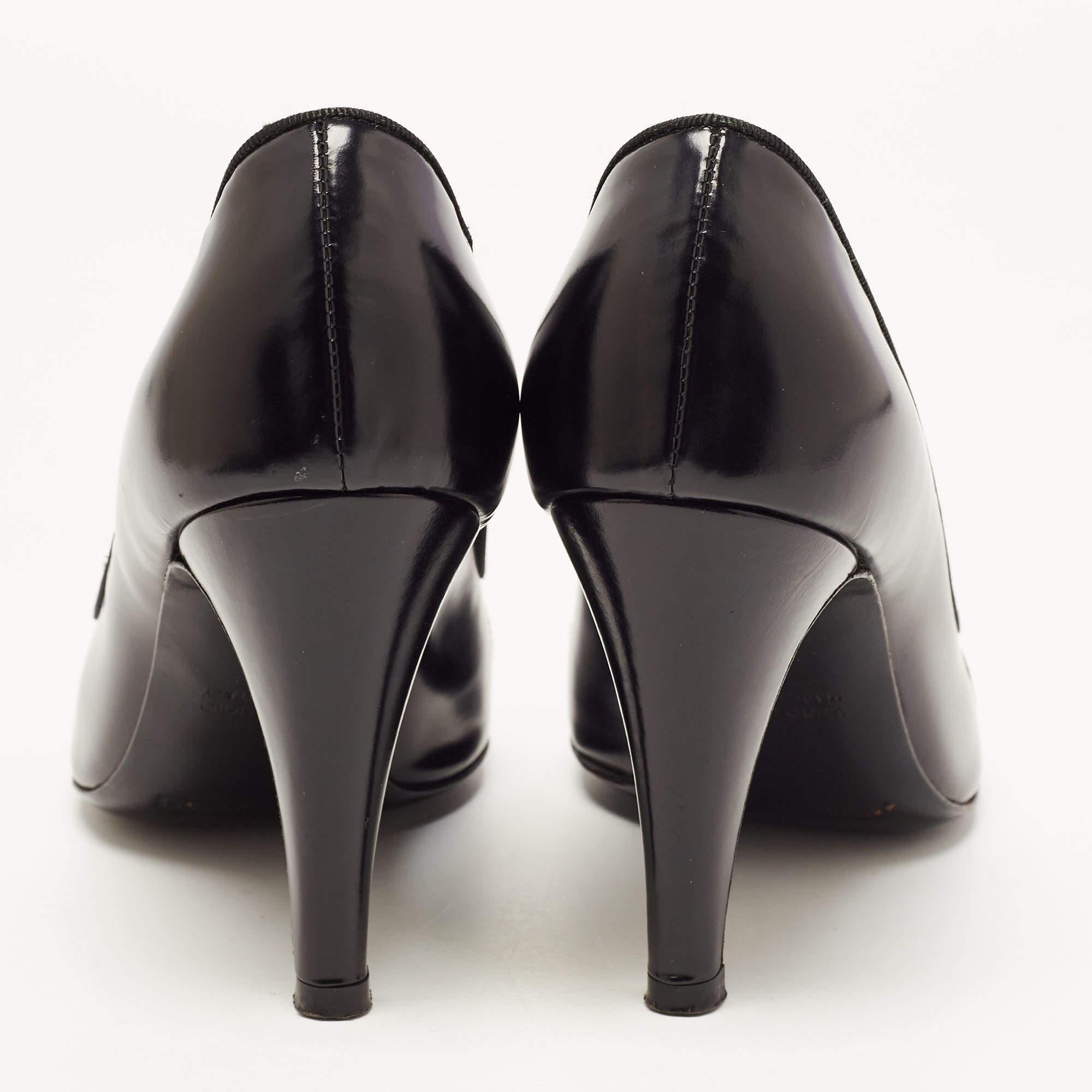 Marc Jacobs Black Leather and Suede Peep Toe Pumps Size 36.5 For Sale 1