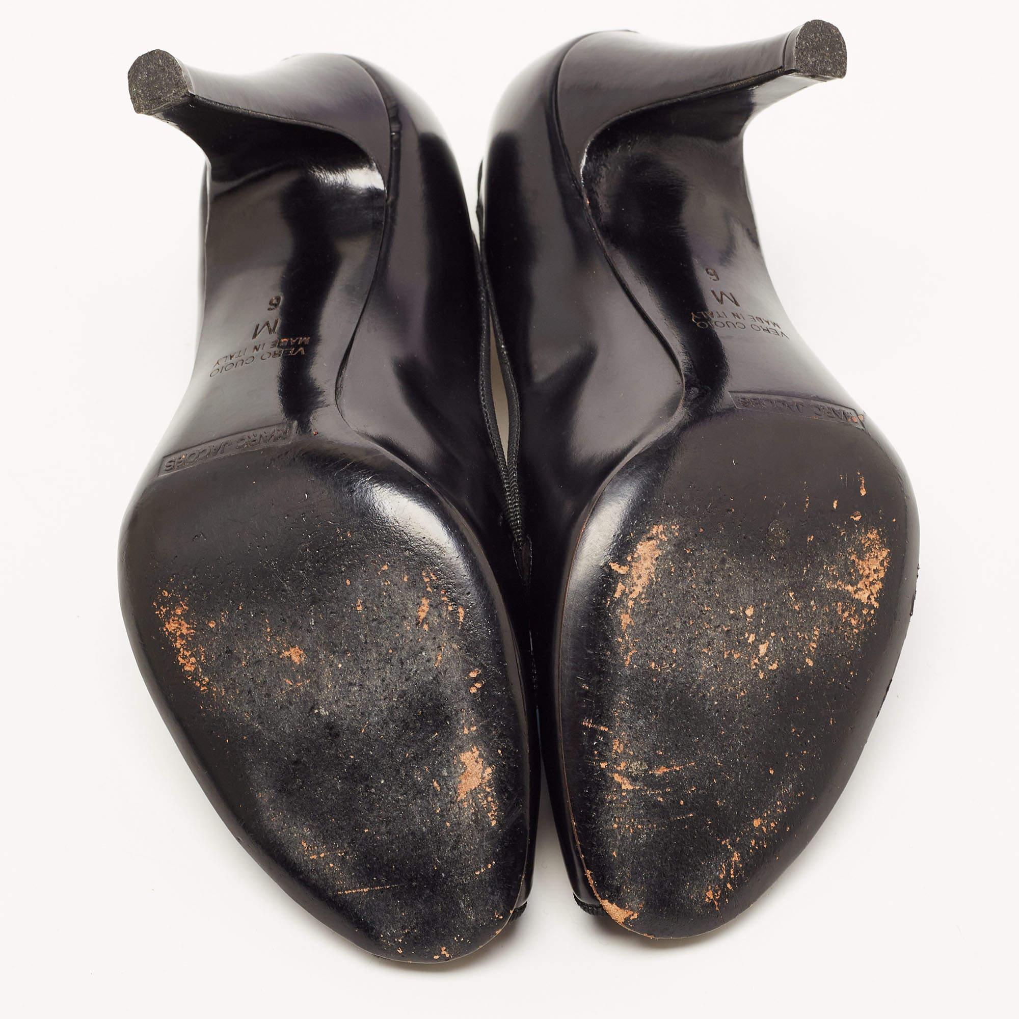 Marc Jacobs Black Leather and Suede Peep Toe Pumps Size 36.5 For Sale 2