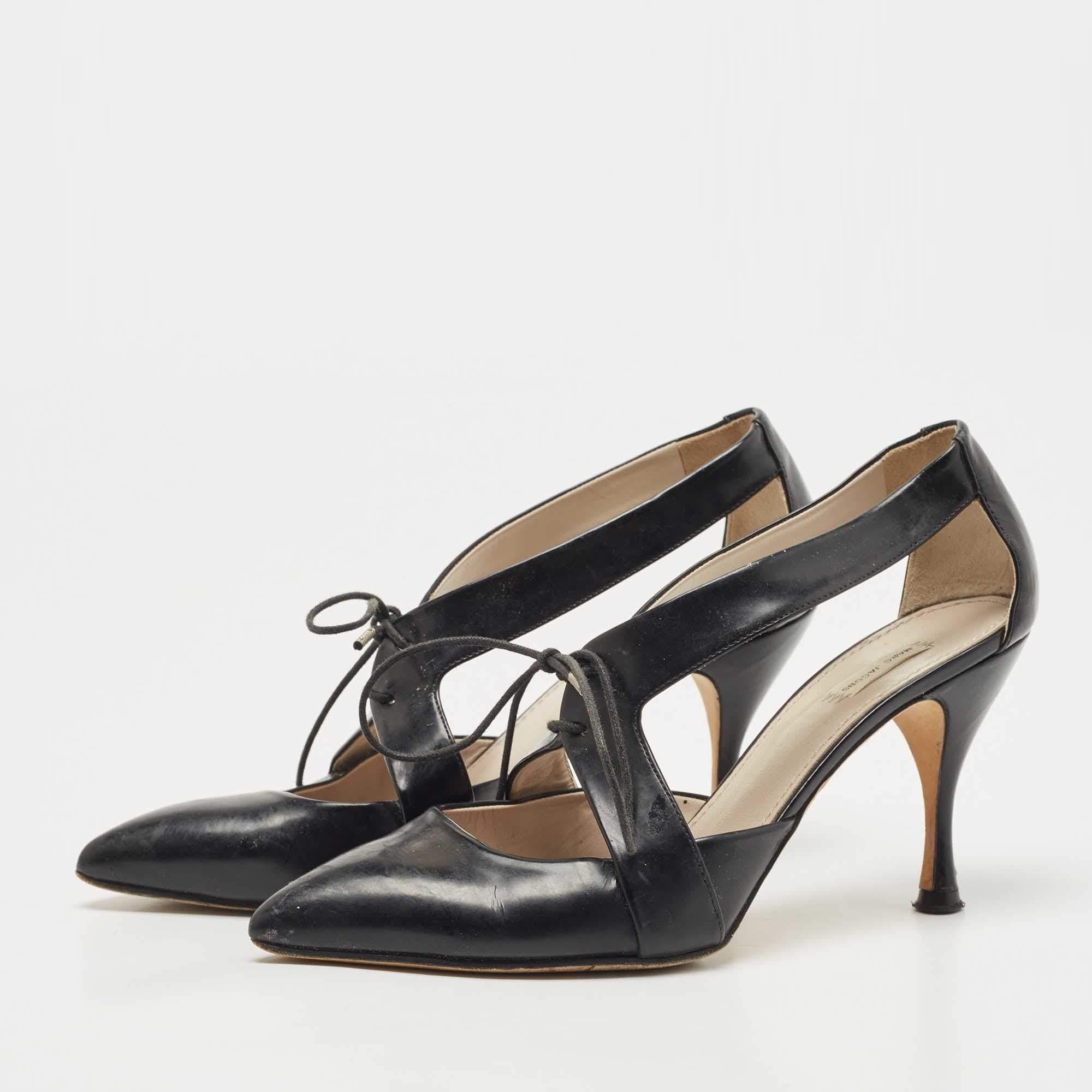 Perfettamente cucito e rifinito per garantire un aspetto e una vestibilità Eleg.  queste scarpe firmate sono un acquisto che amerai sfoggiare. Sono bellissime ai piedi.