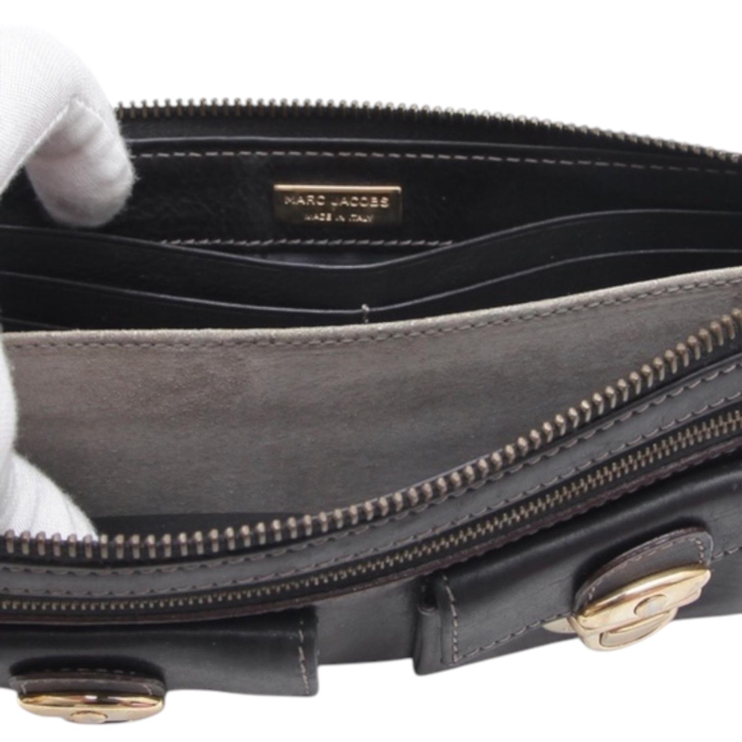 MARC JACOBS Black Leather Wallet Zipper GoldHW Bills Cards Pouch Clutch For Sale 4