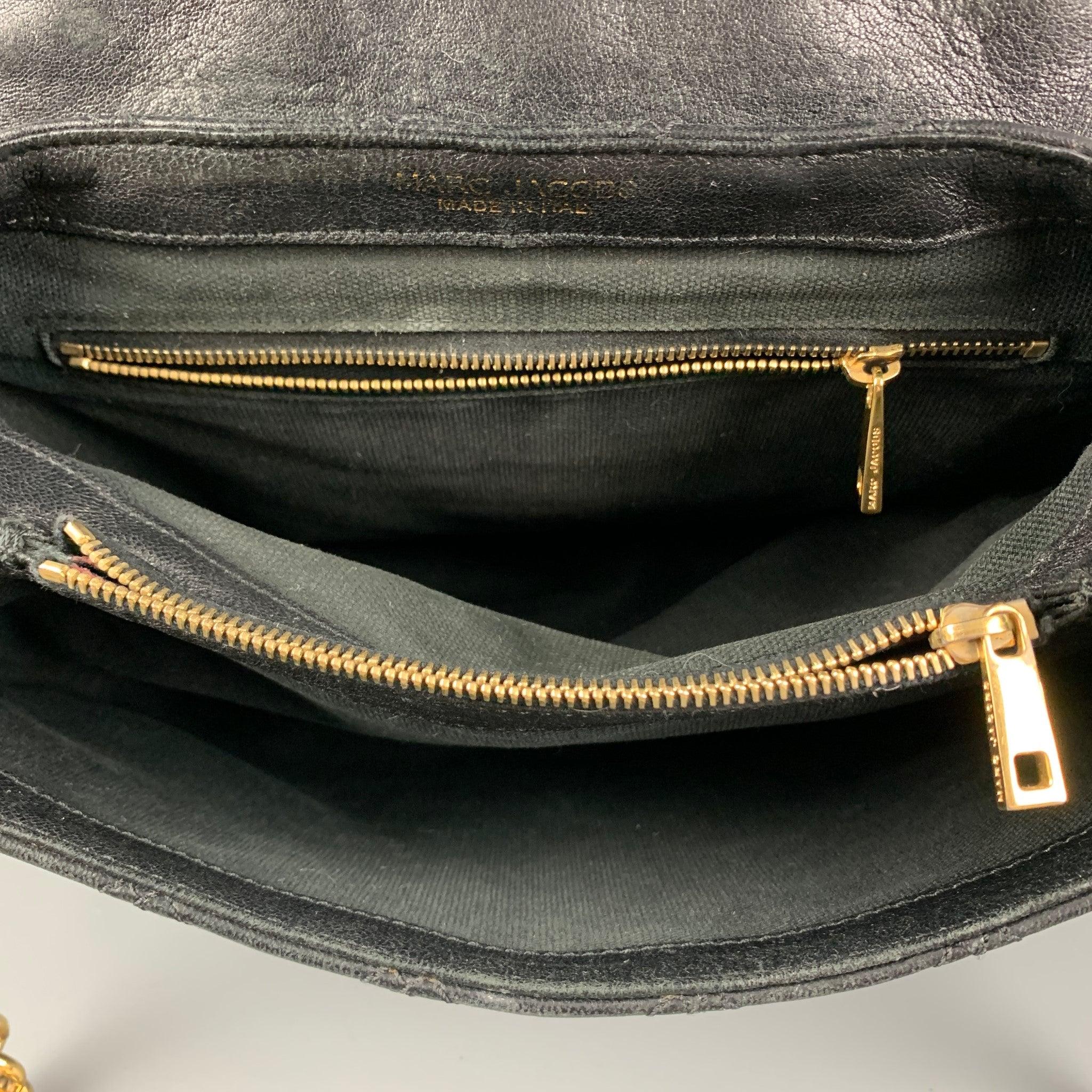 MARC JACOBS Black Quilted Leather Cross Body Handbag en vente 2