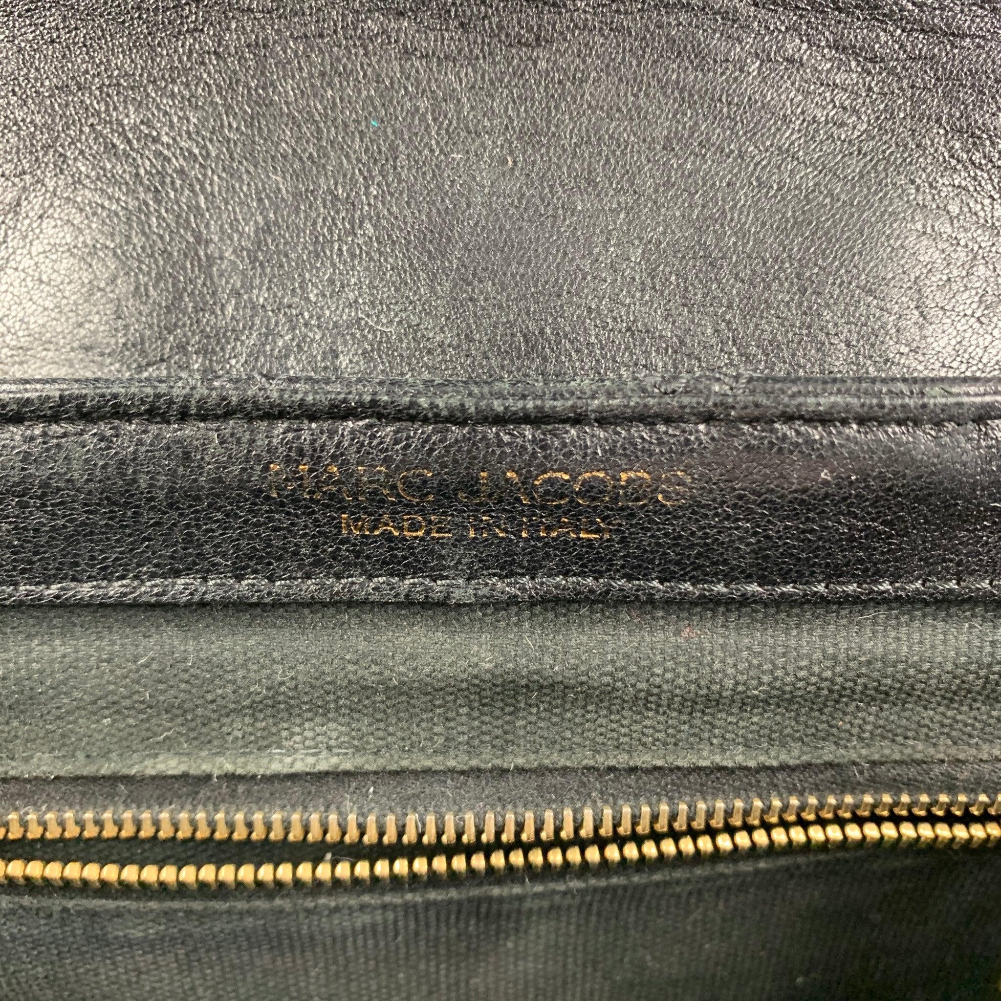 MARC JACOBS Black Quilted Leather Cross Body Handbag en vente 3