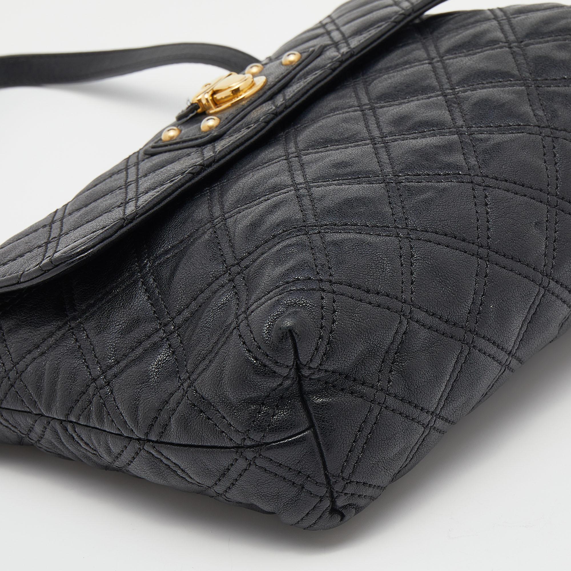 Marc Jacobs Black Quilted Leather Flap Chain Shoulder Bag In Good Condition In Dubai, Al Qouz 2
