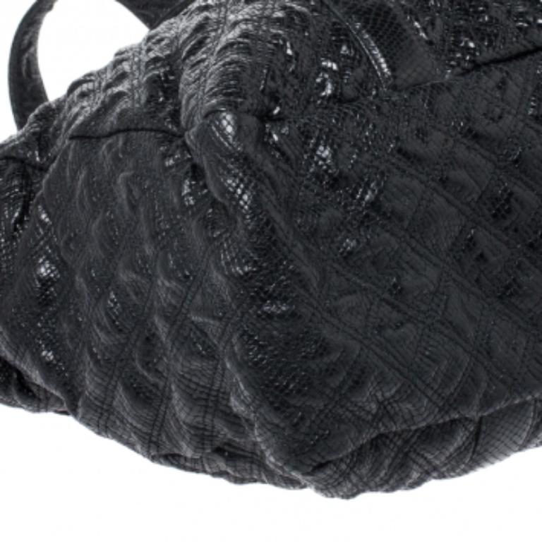 Marc Jacobs Schwarze gesteppte Ledertasche mit Schlangenhautprägung im Angebot 1