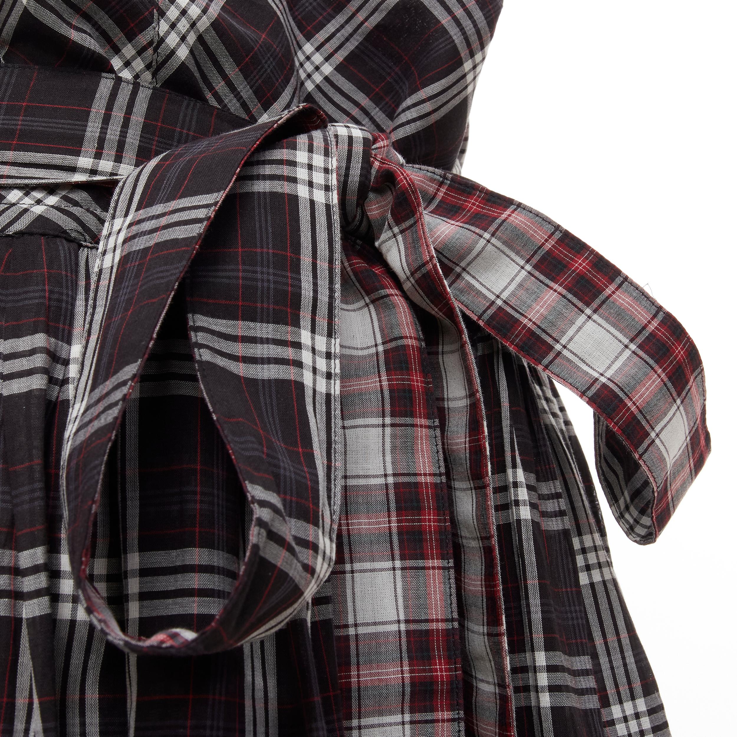 MARC JACOBS black red plaid check print belted skirt US2 S 
Reference: CELG/A00220 
Brand: Marc Jacobs 
Material: Cotton 
Color: Black 
Pattern: Check 
Closure: Zip 
Extra Detail: Dual side pocket. 
Made in: China 

CONDITION: 
Condition: Excellent,