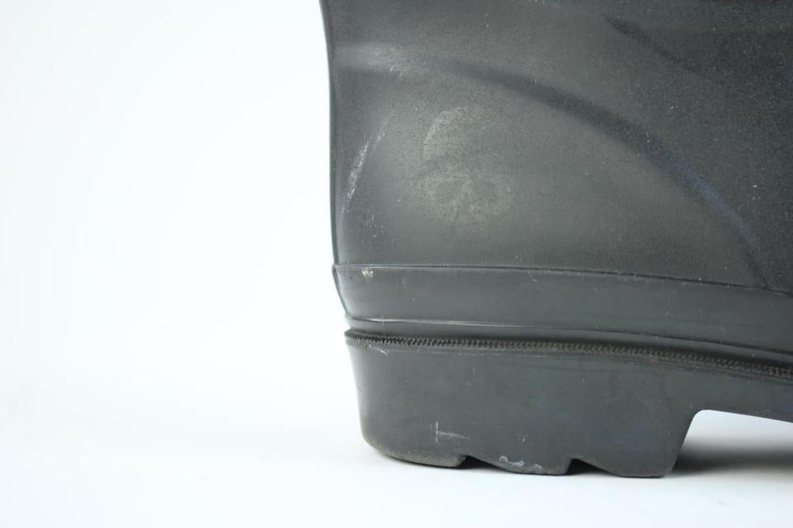 Marc Jacobs Black Rubber Rain 48misa32717 Boots/Booties In Fair Condition For Sale In Forest Hills, NY