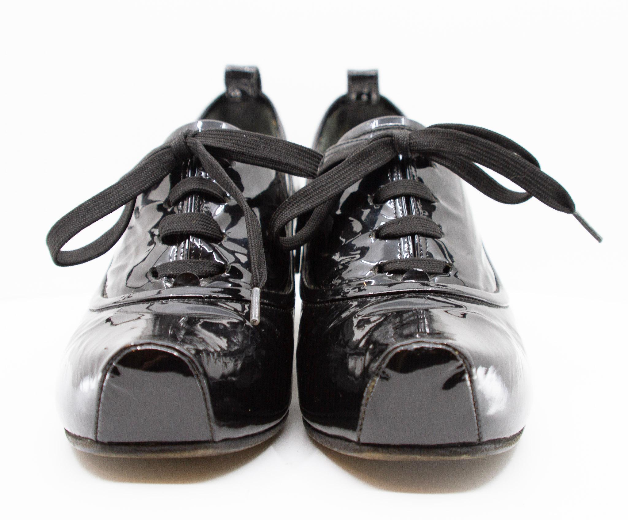 Marc Jacobs black shoes In Excellent Condition For Sale In Kingston, NY