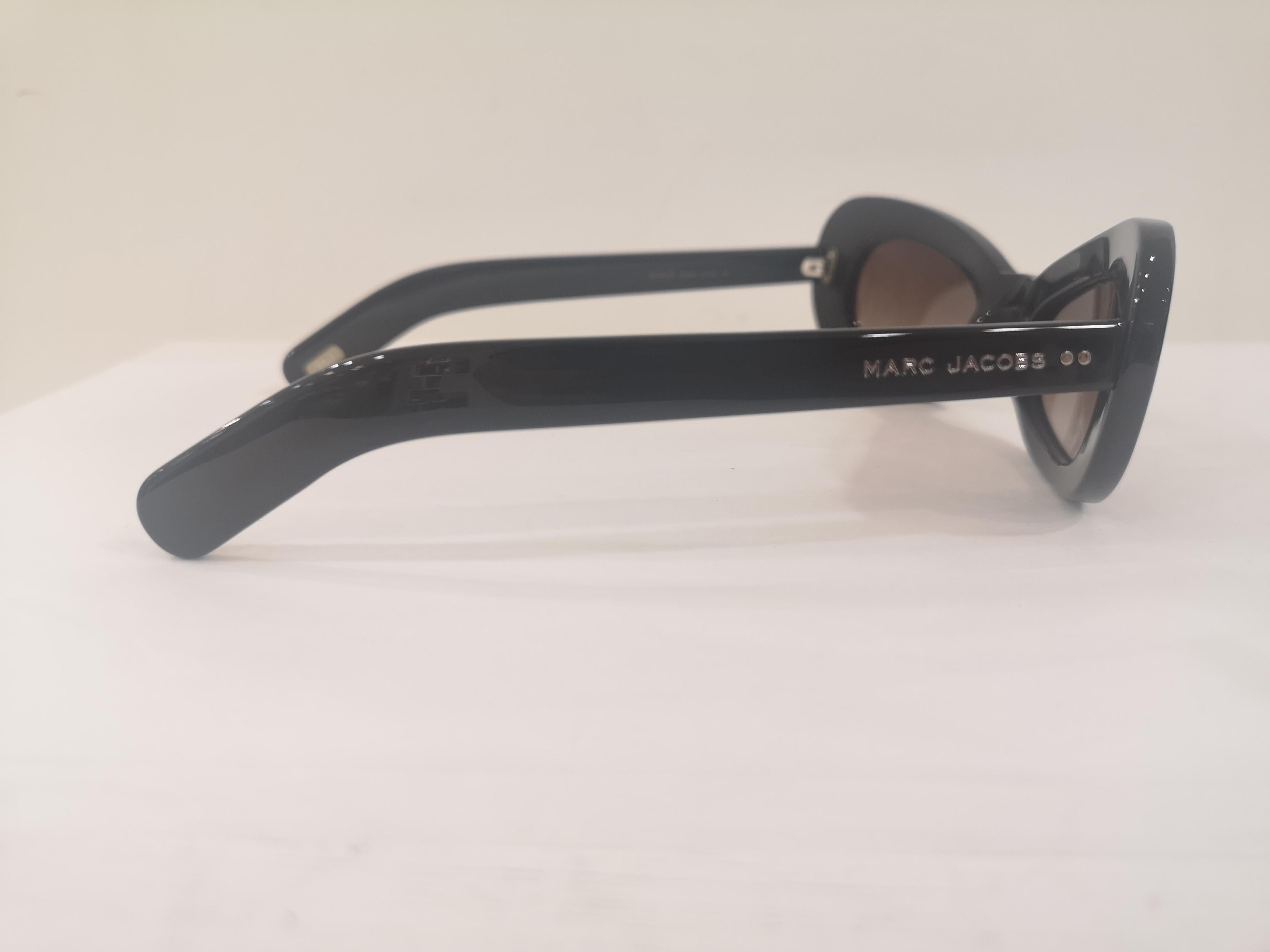 Marc Jacobs Black sunglasses NWOT 4