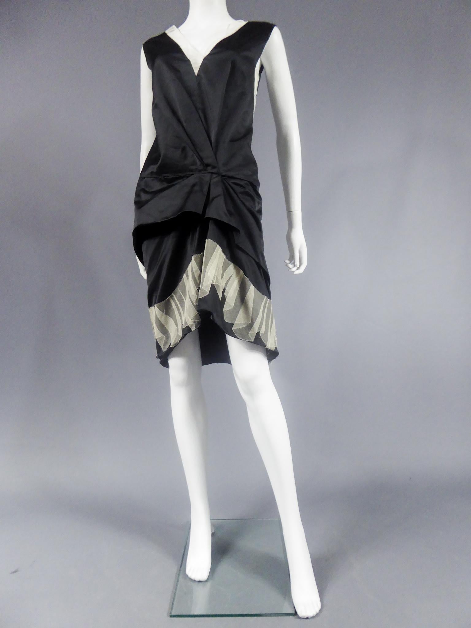 Marc Jacobs - Robe en satin ciré noir, circa 2000 en vente 9