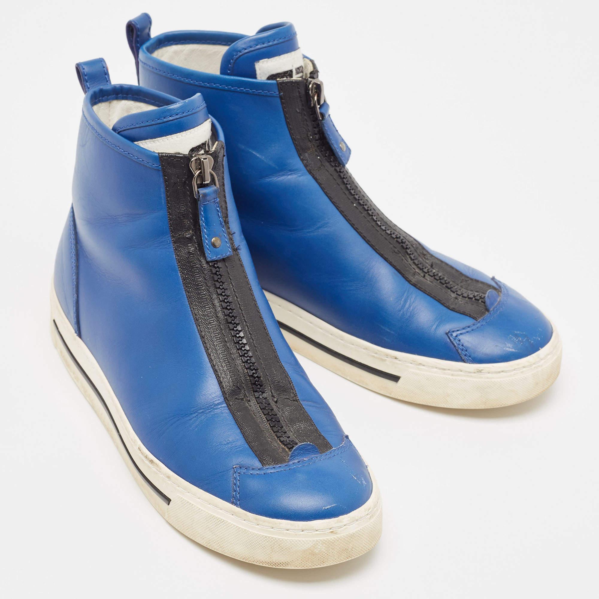 Marc Jacobs - Sneakers alte in pelle blu misura 36 In condizioni discrete in vendita a Dubai, Al Qouz 2