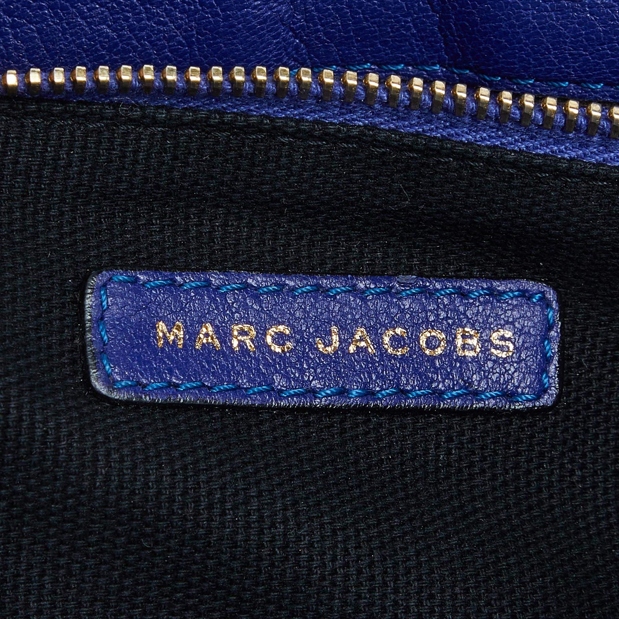 Marc Jacobs Bolso cruzado con solapa de piel acolchada azul en venta 3