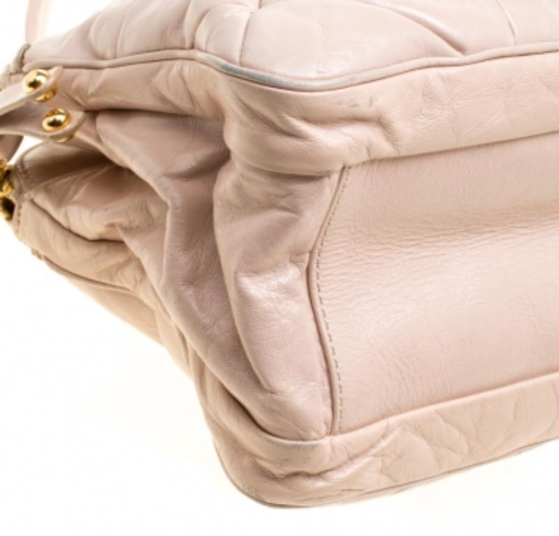 Marc Jacobs Blush Pink gesteppte glasierte Ledertasche mit Kette Satchel im Angebot 1