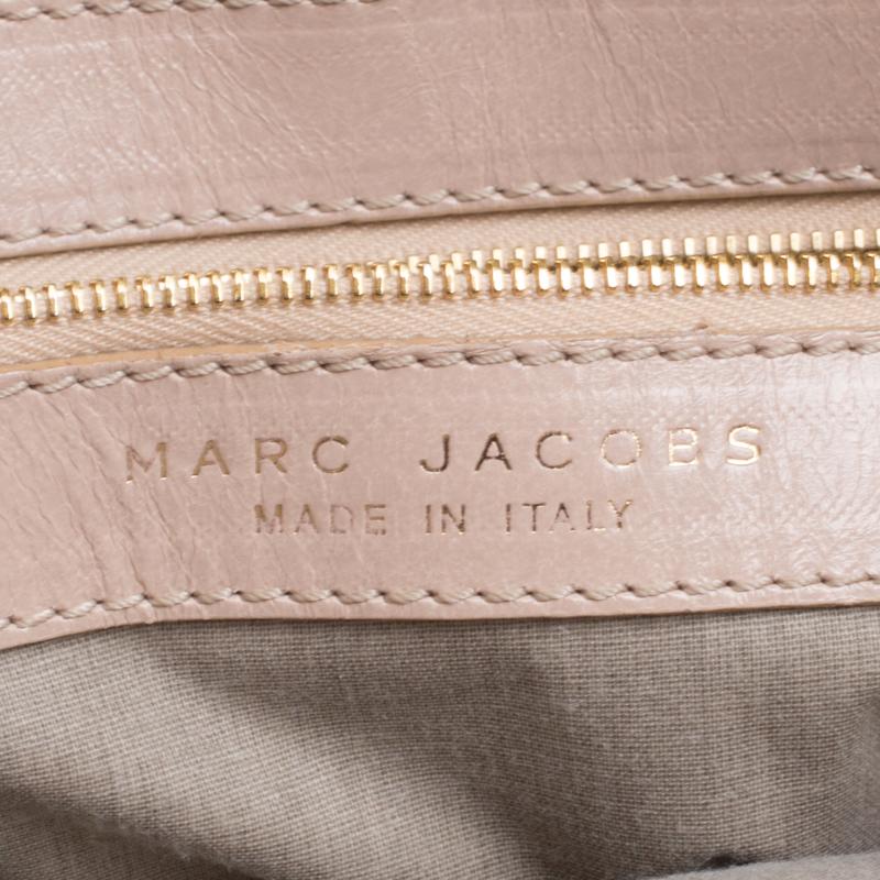 Marc Jacobs Sac à main en cuir glacé matelassé rose pâle matelassé avec chaîne en vente 3
