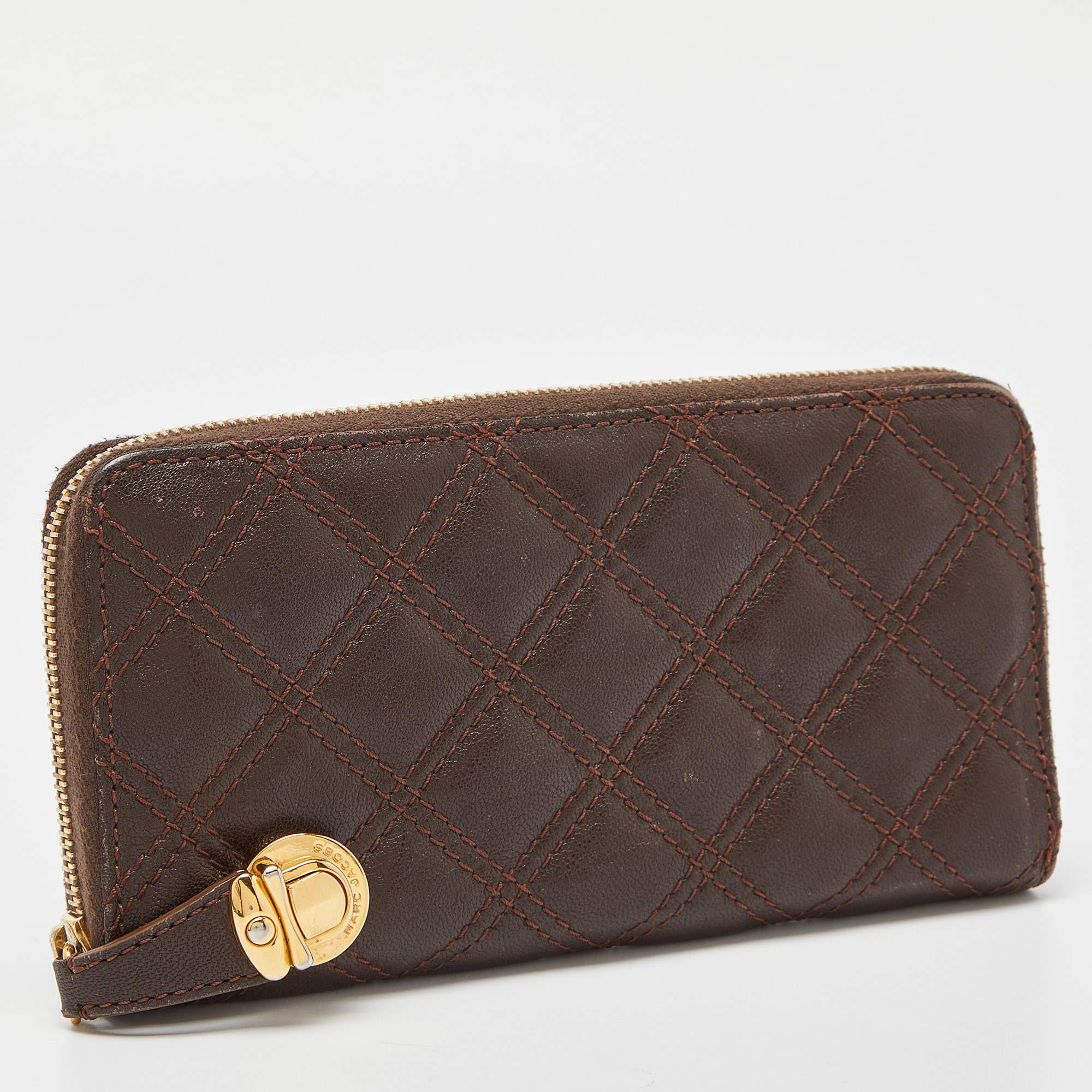 Black Marc Jacobs Brown Quilted Leather Deluxe Zip Around Wallet For Sale