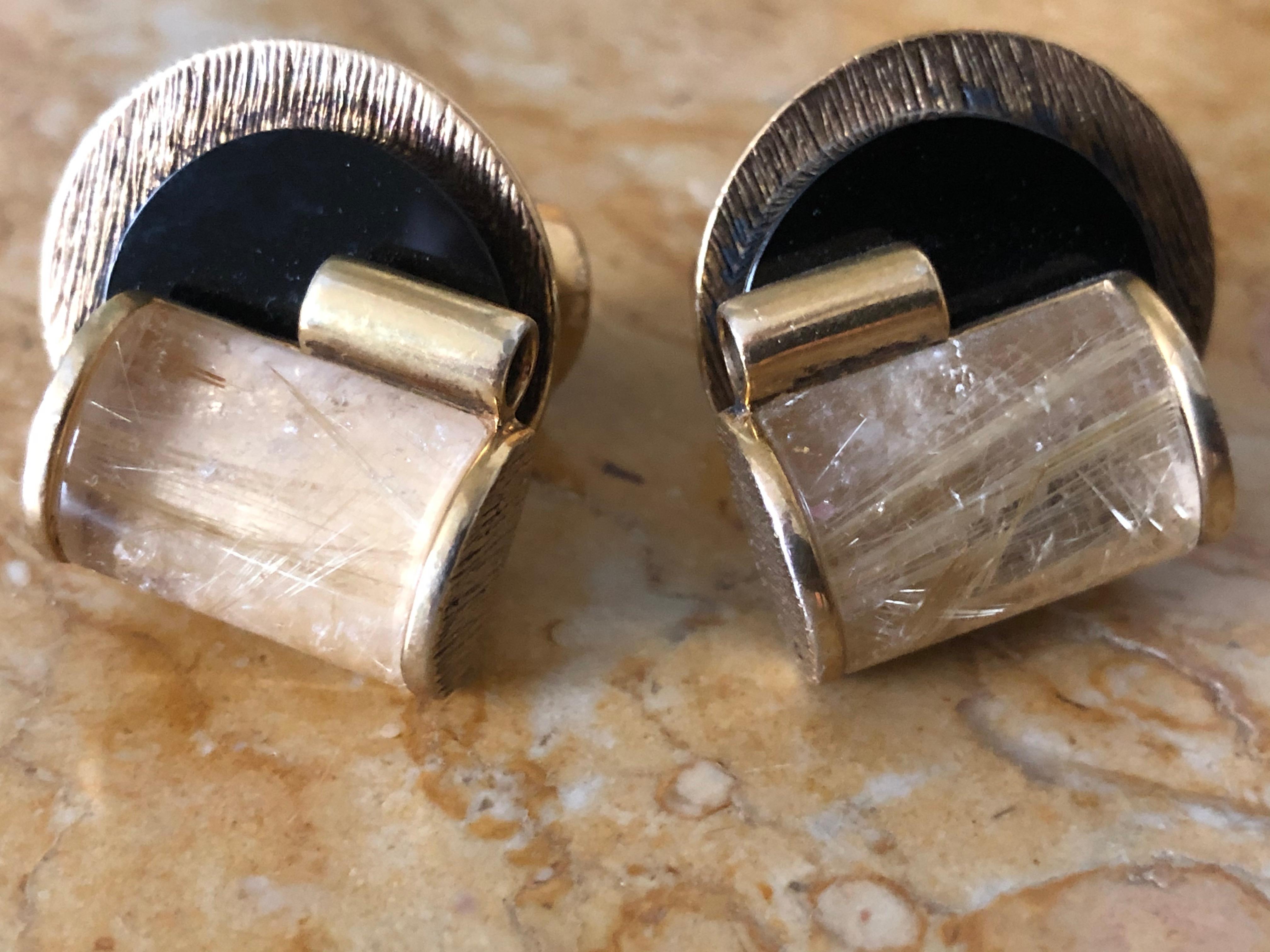 Marc Jacobs Brutalist Vintage Vermeil Rutilated Quartz Cufflinks.
Gold plated sterling silver with large rutilated quartz stones.
The front of the cufflink is 1