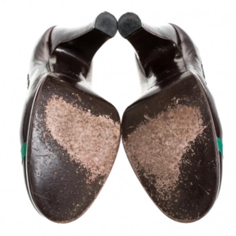 Marc Jacobs, pelle borgogna, con fiocco, dimensioni 37.5 In condizioni discrete in vendita a Dubai, Al Qouz 2