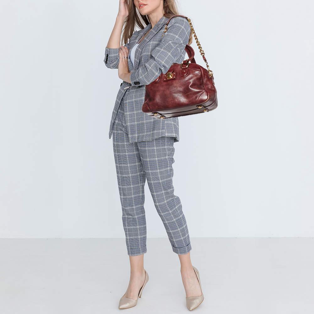 This satchel is rendered in the finest quality materials into an elegant design. Versatile and functional it is well sized for your daily use.