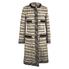 Marc Jacobs Abrigo de tweed con detalles embellecidos Forro de lunares 4